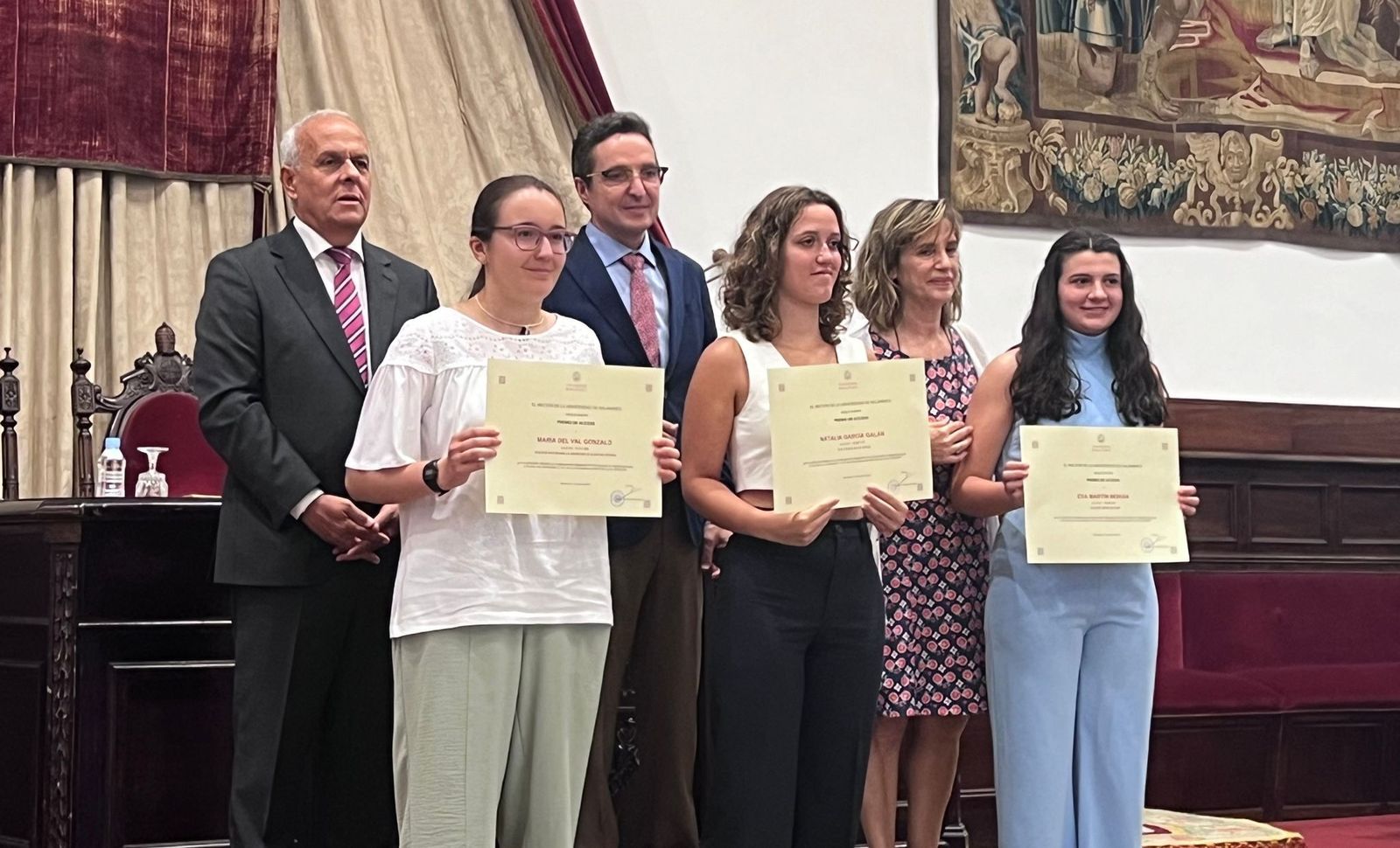 La USAL reconoce a los estudiantes con las mejores calificaciones de la EBAU