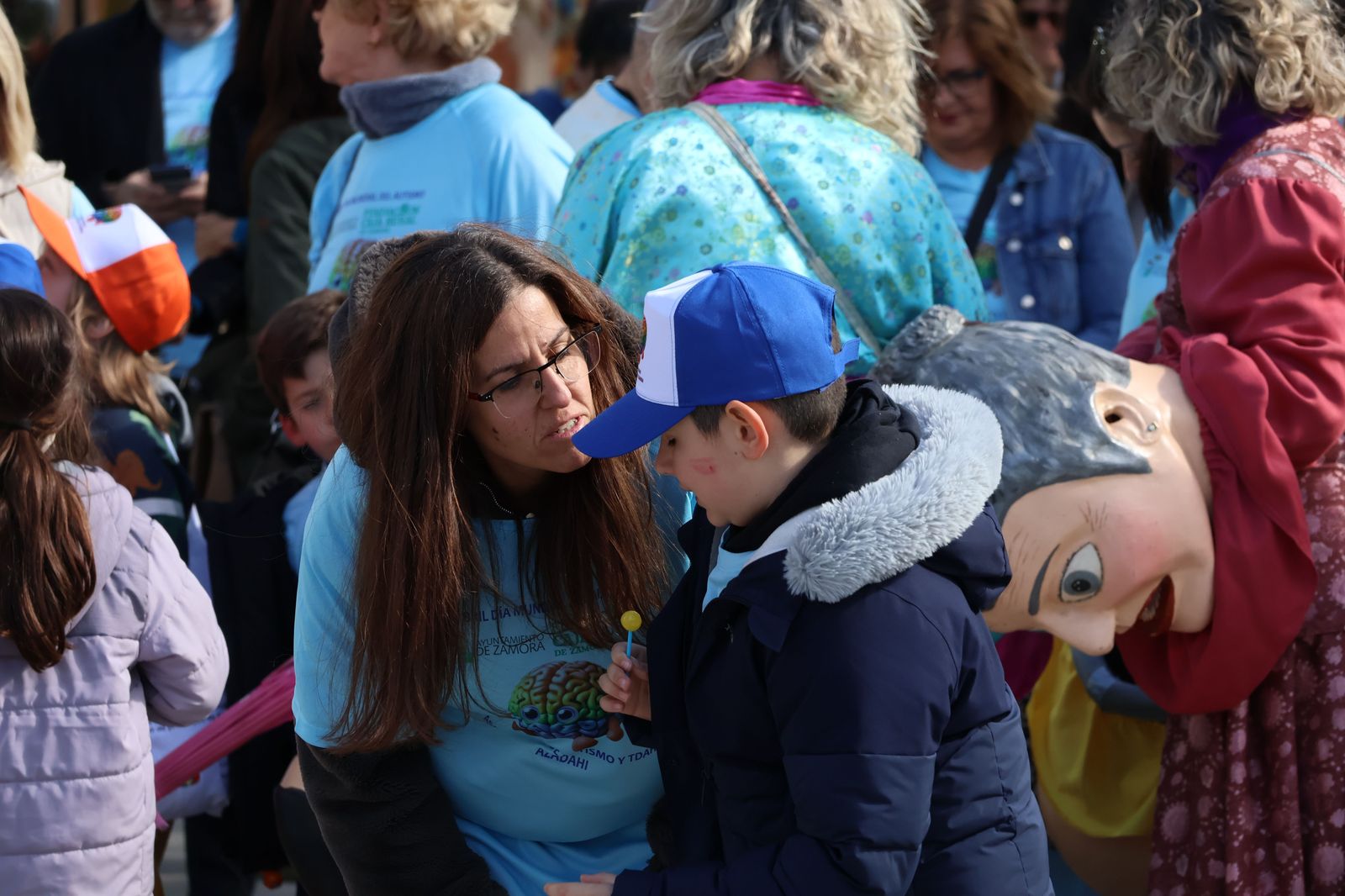 paseo-solidario-por-el-dia-mundial-del-autismo-en-zamora-11
