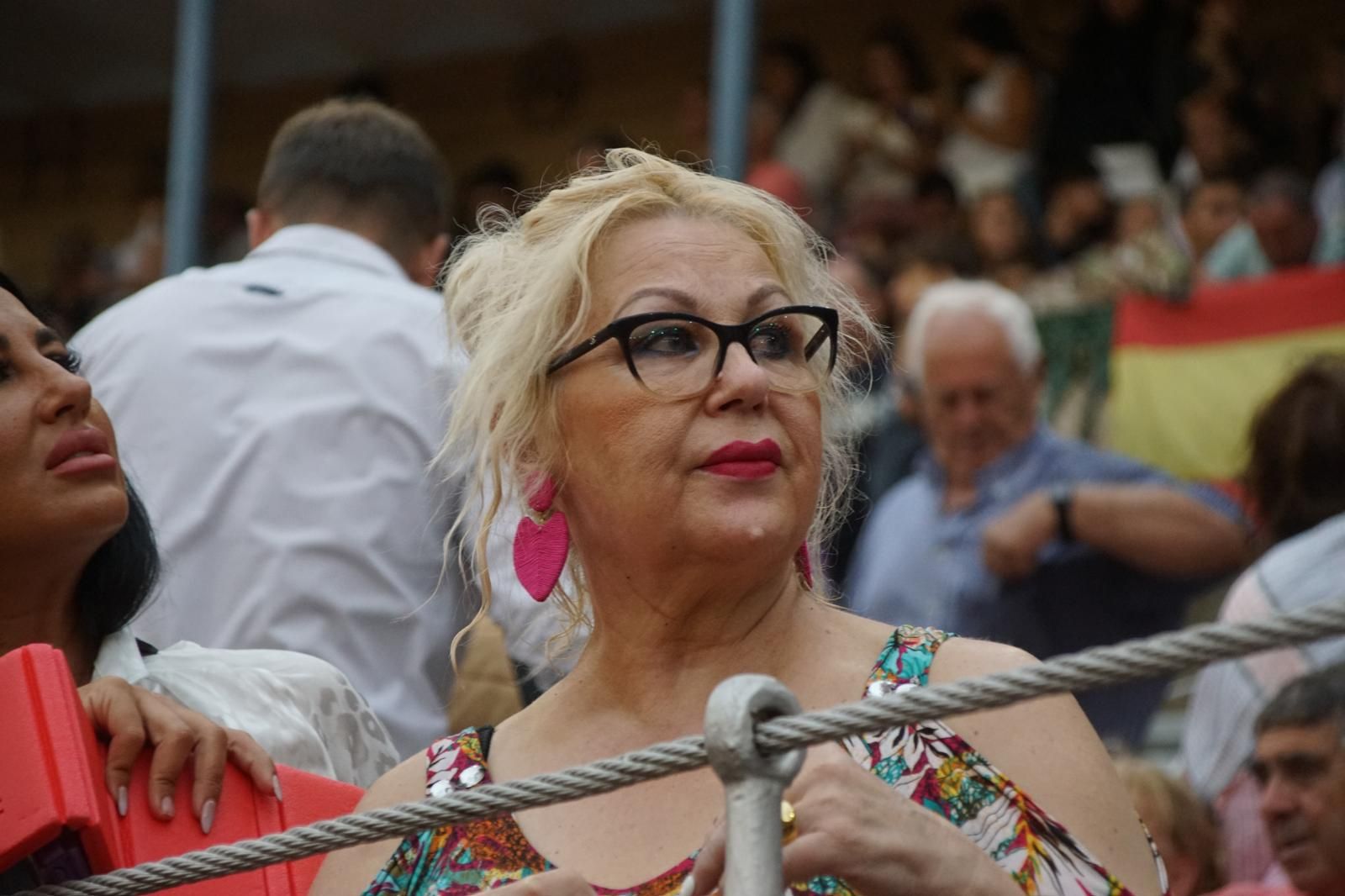 Expectación por ver los caballos de rejoneo en La Glorieta: imágenes del ambiente en los tendidos y en el patio de cuadrillas