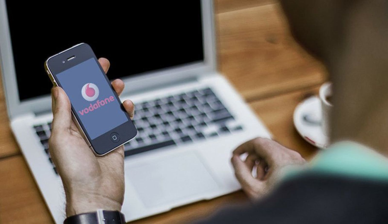 Denuncia colectiva a Vodafone por subir sus tarifas sin respetar los contratos de permanencia