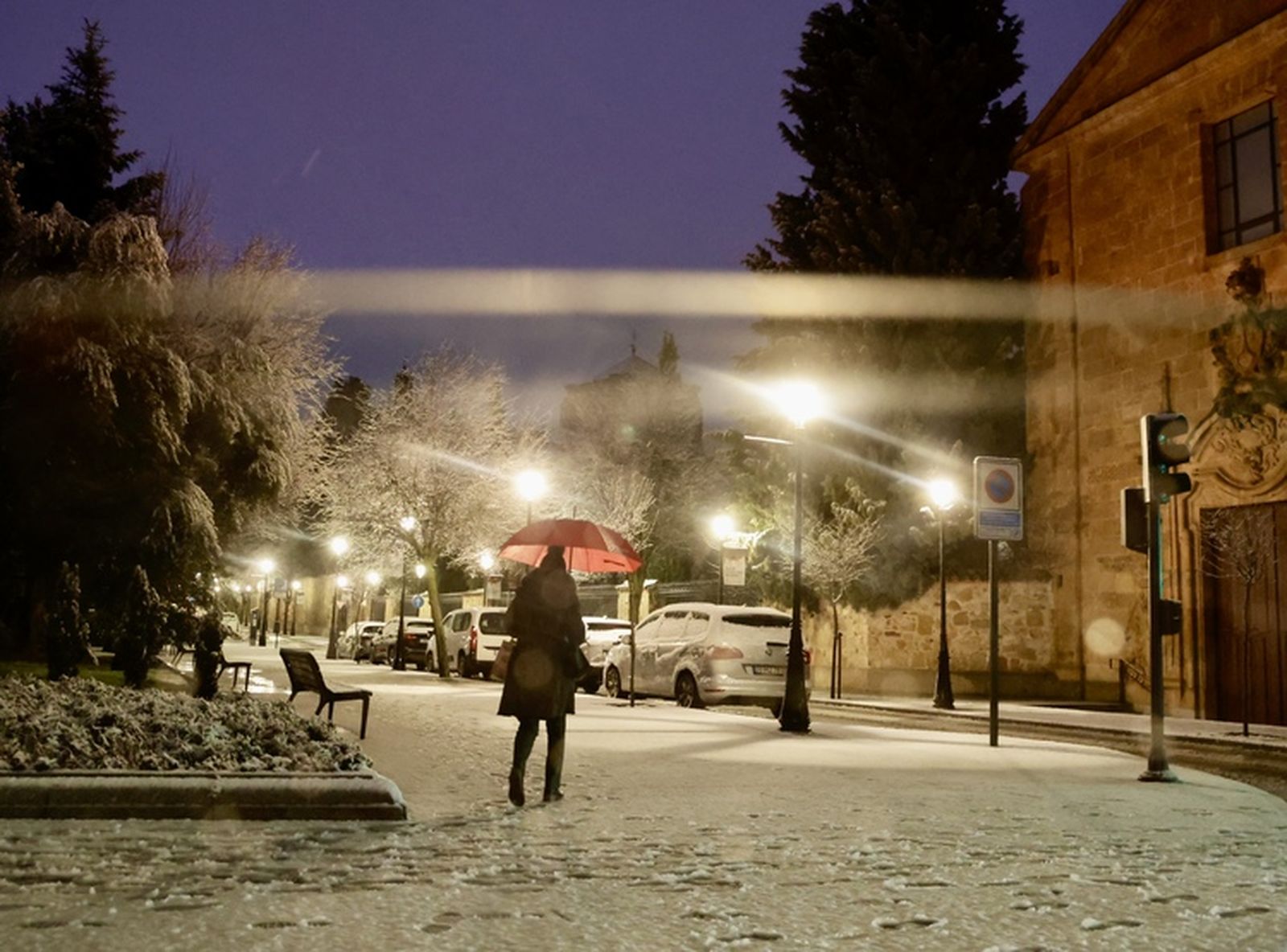 La nieve anega carreteras y tiñe de blanco Salamanca capital y provincia: imágenes de la nevada de este 28 de enero