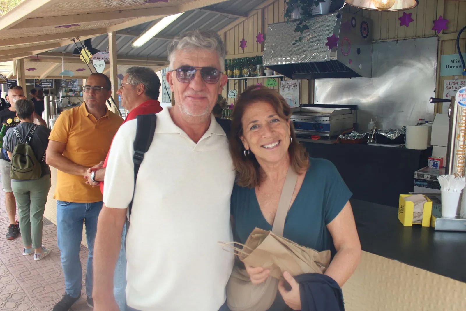 Ambiente en la Feria de Día en el mediodía de este viernes
