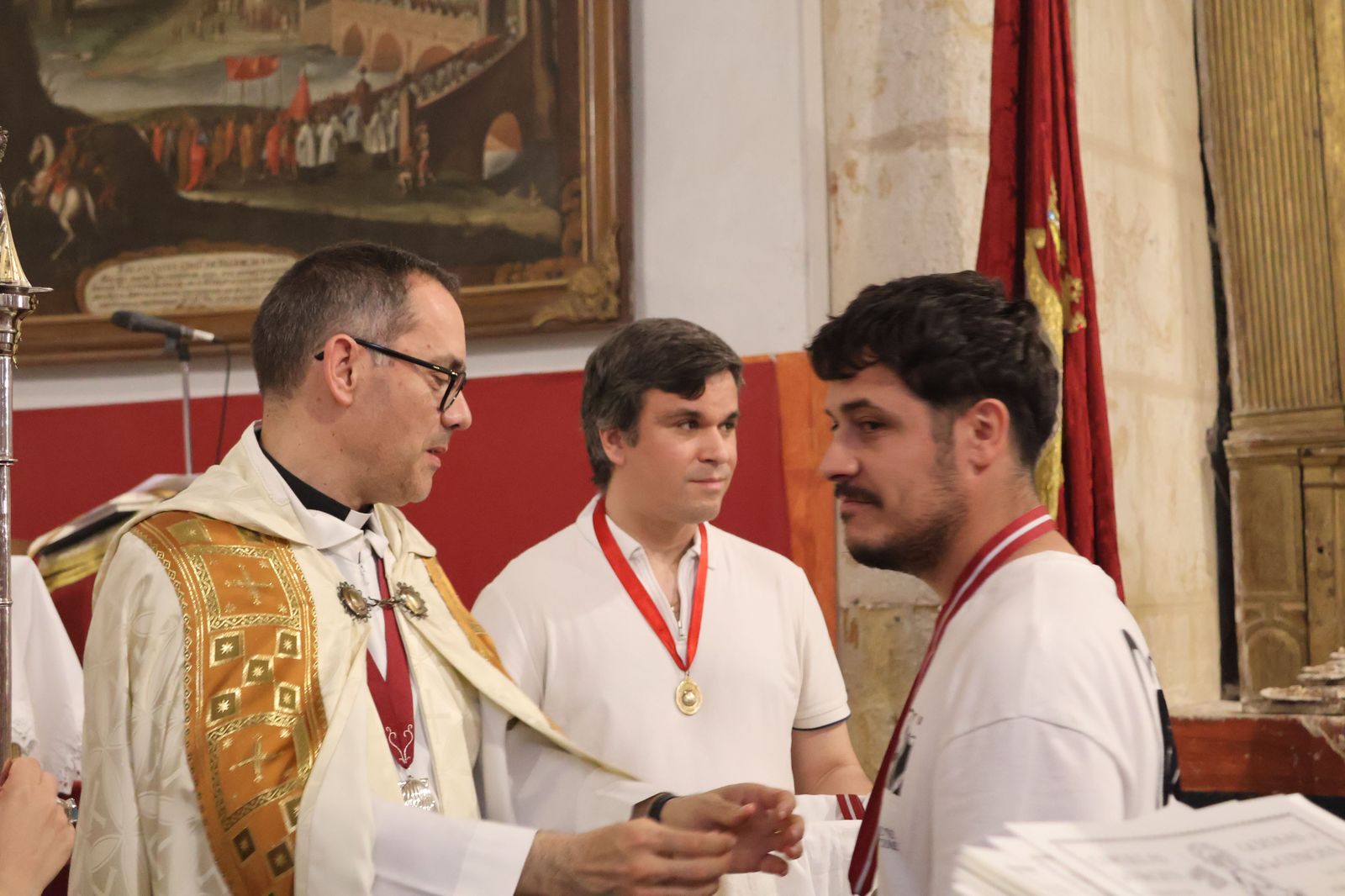 entrada-de-nuevos-hermanos-de-la-cofradia-de-la-concha-29