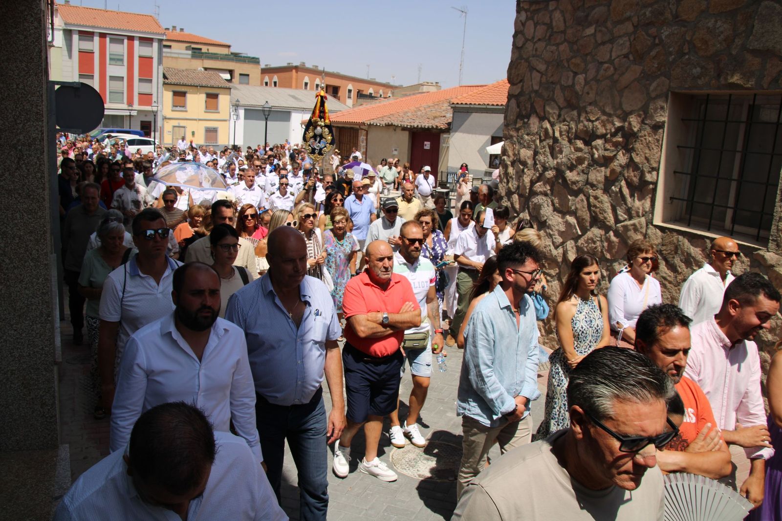 Procesión en honor al Cristo de las Batallas en Castellanos de Moriscos