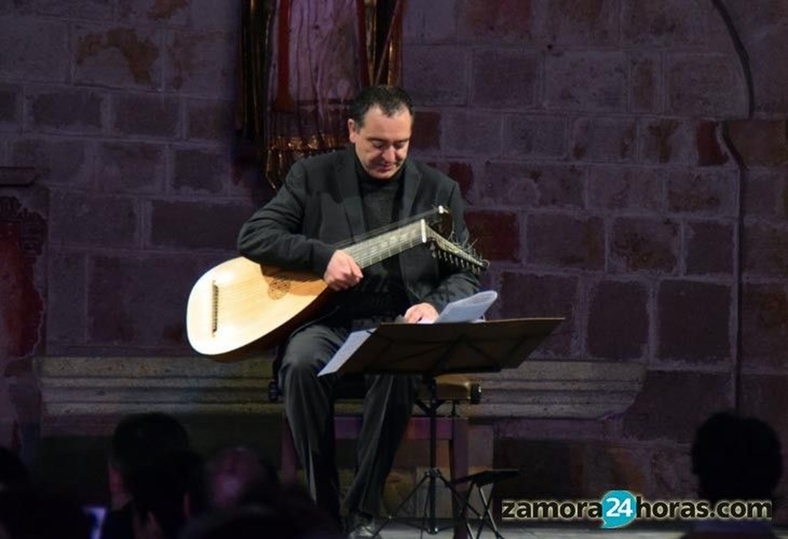 El laúd de Xavi Díaz-Latorre estrena la segunda jornada del Pórtico