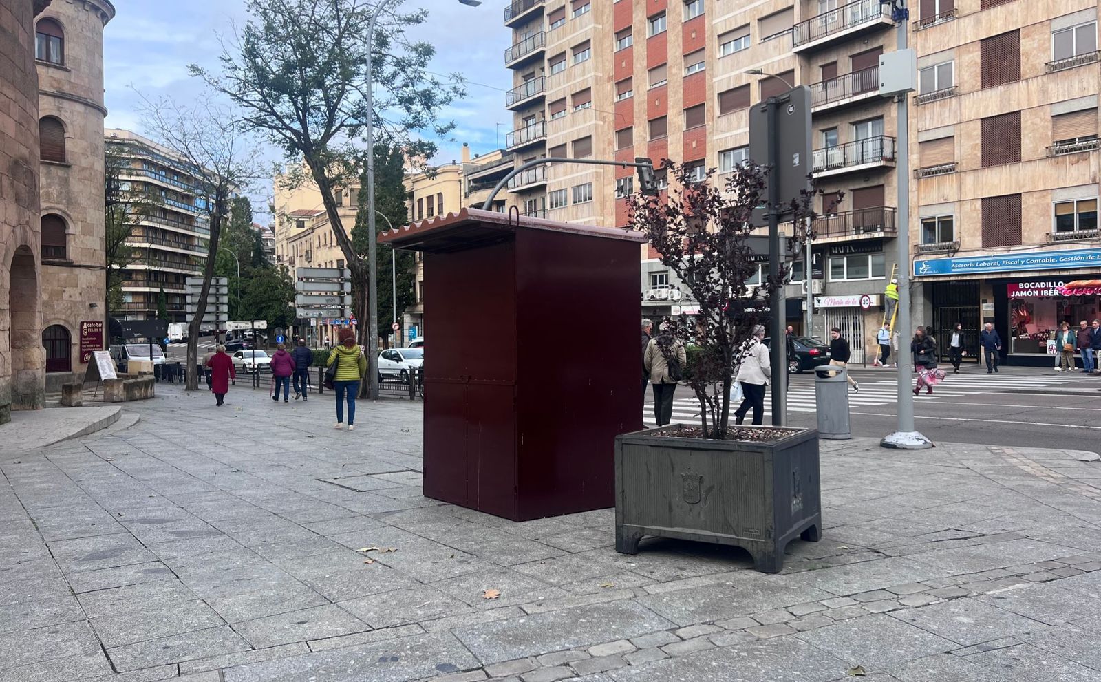Puesto de castañas en puerta Zamora