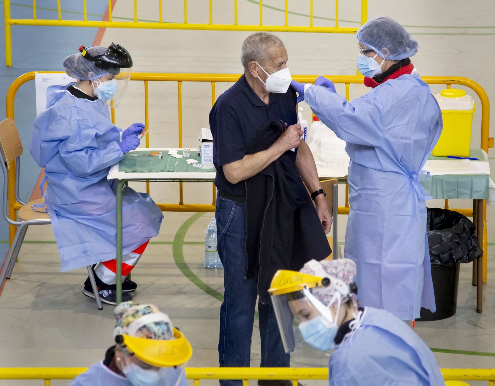 Vacunación a mayores de 90 en Ciudad Rodrigo. Vicente /ICAL