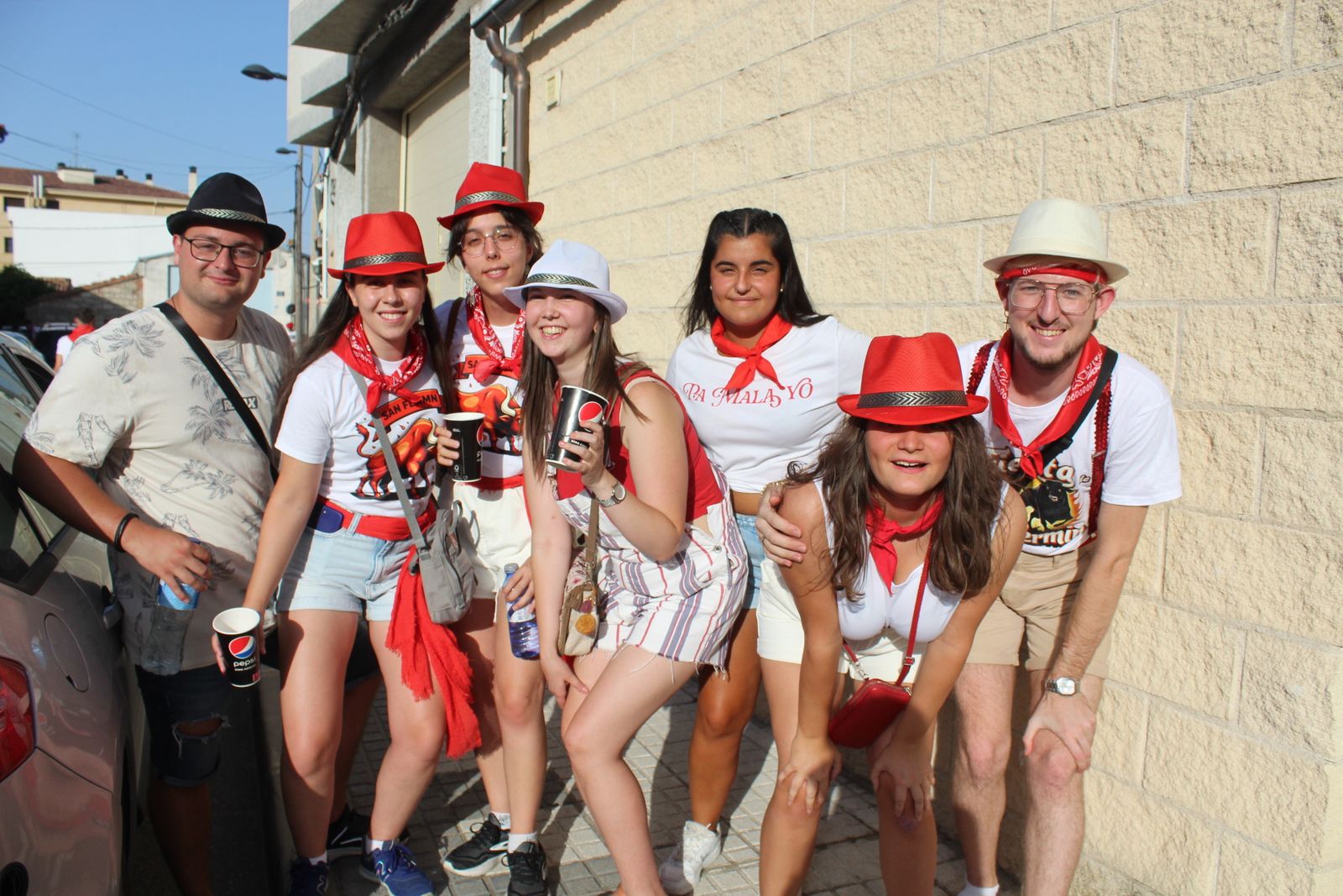Castellanos de Moriscos. Paseo de peñas con la temática “Viva San Fermín”