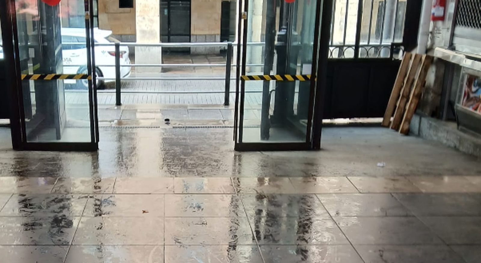 Falta de limpieza en el Mercado Central de Abastos de Salamanca