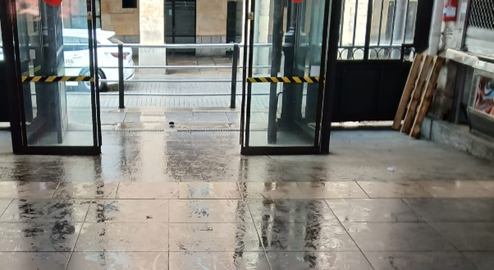 Falta de limpieza en el Mercado Central de Abastos de Salamanca