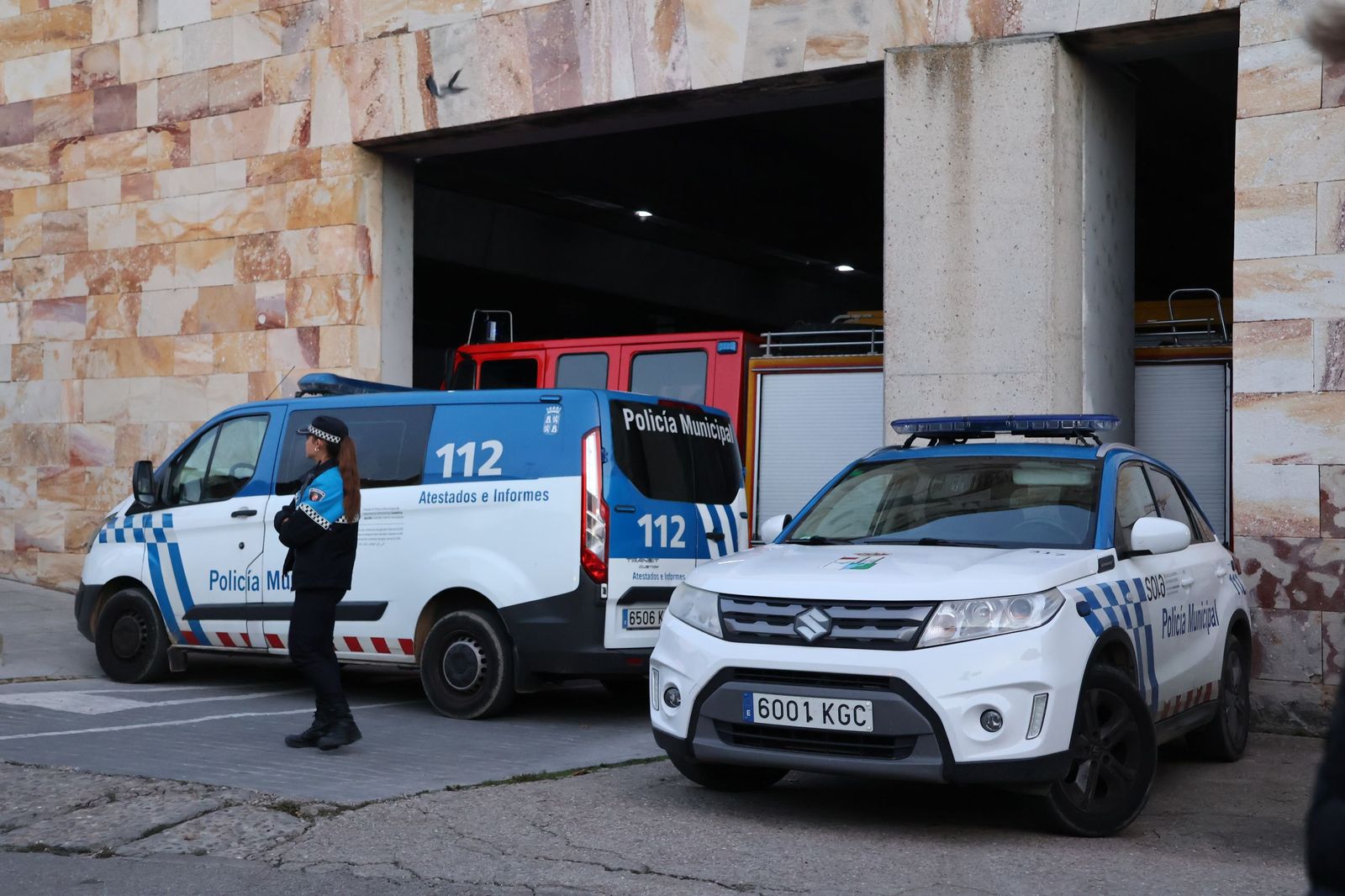 Rescate del ciervo en el Parking de San Martín (5).JPG