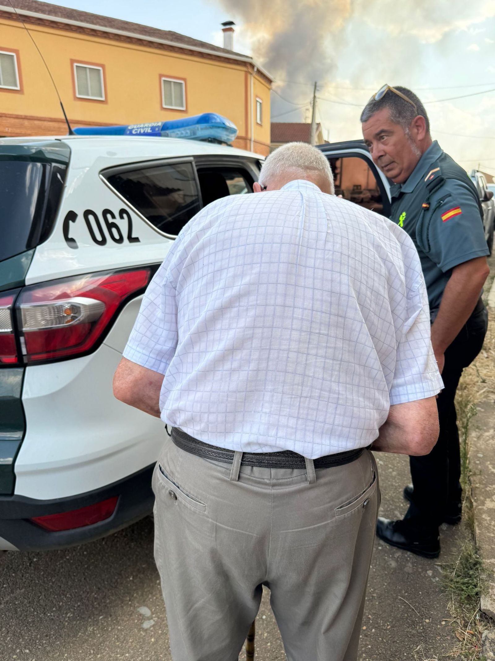 Las desoladoras imágenes del incendio que ha afectado a Molezuelas de la Carballeda, Uña de Quintana y Cubo de Benavente