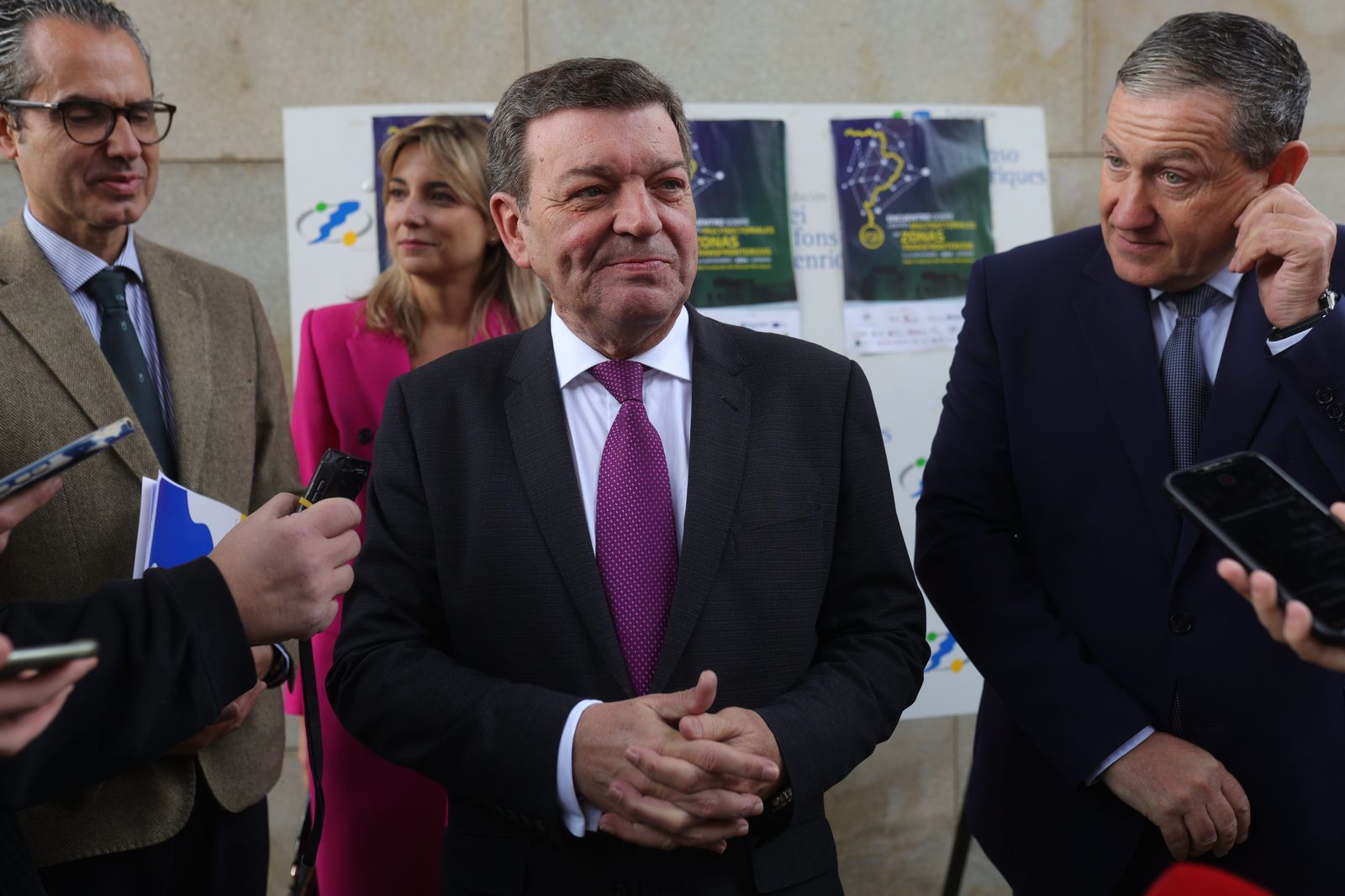 JL Leal  ICAL . El consejero de la Presidencia, Luis Miguel González, participa en la inauguración del encuentro sobre centros multisectoriales en zonas transfronterizas