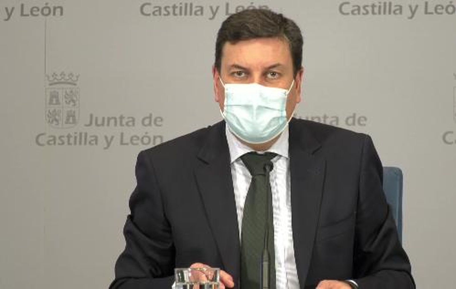 Comparecencia del consejero de Economía y Hacienda, Fernández Carriedo en el Consejo de Gobierno