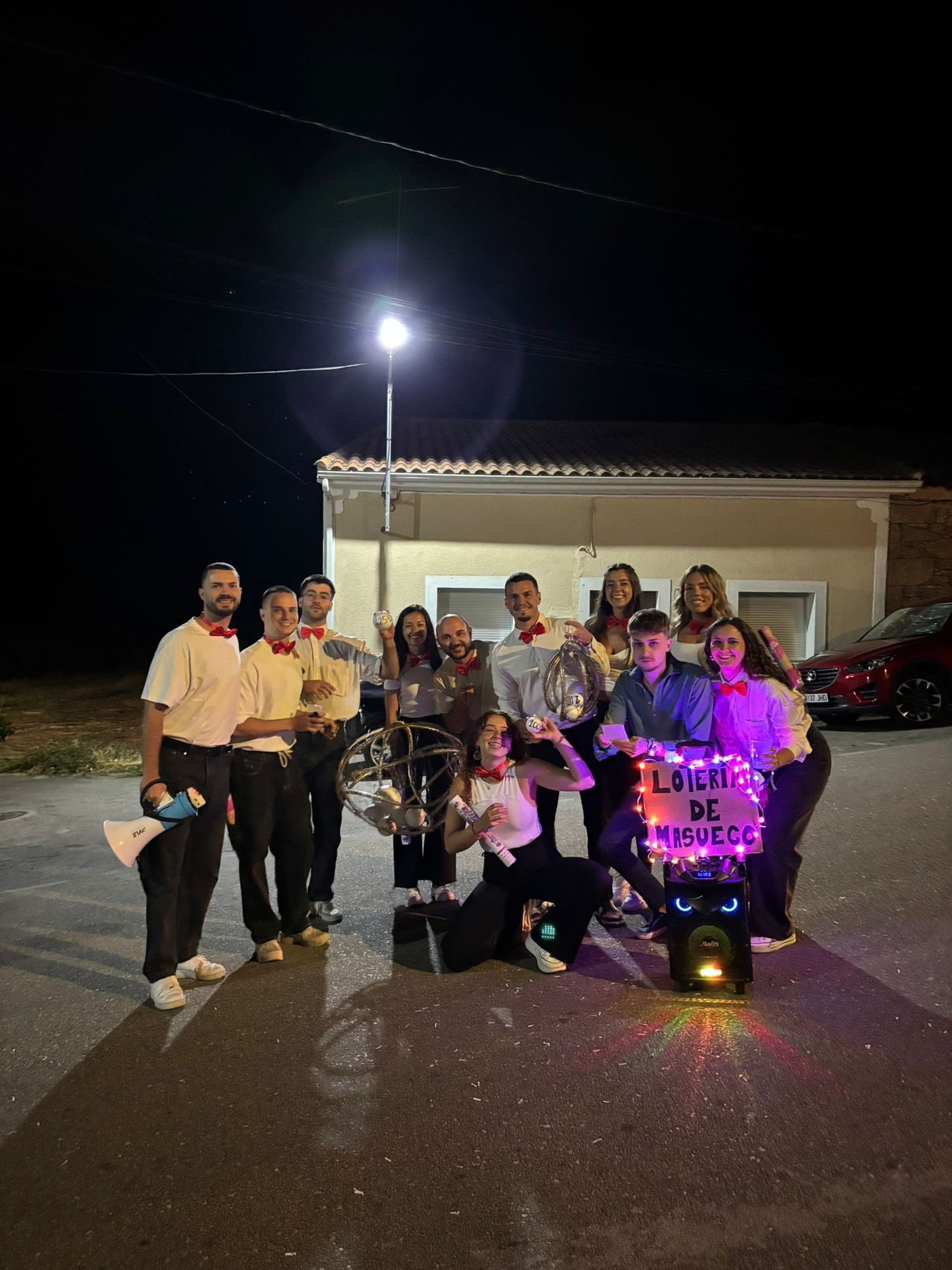 Desfile de peñas en Masueco 2025