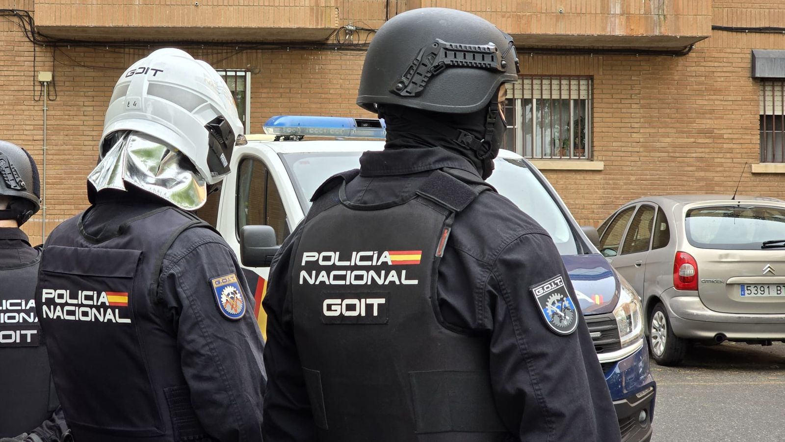 Redada de la Policía Nacional en la Plaza de Extremadura