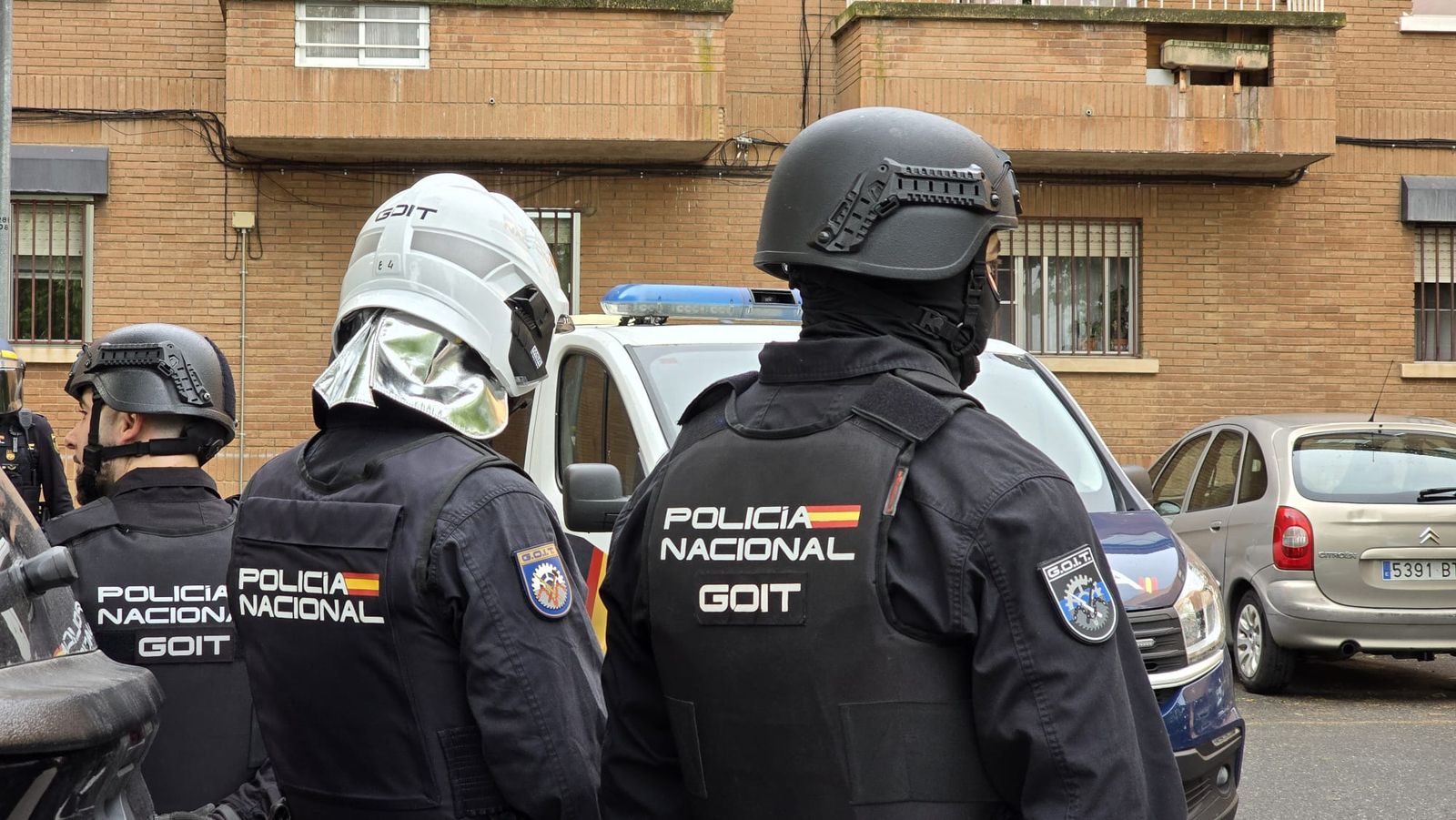 Redada de la Policía Nacional en la Plaza de Extremadura