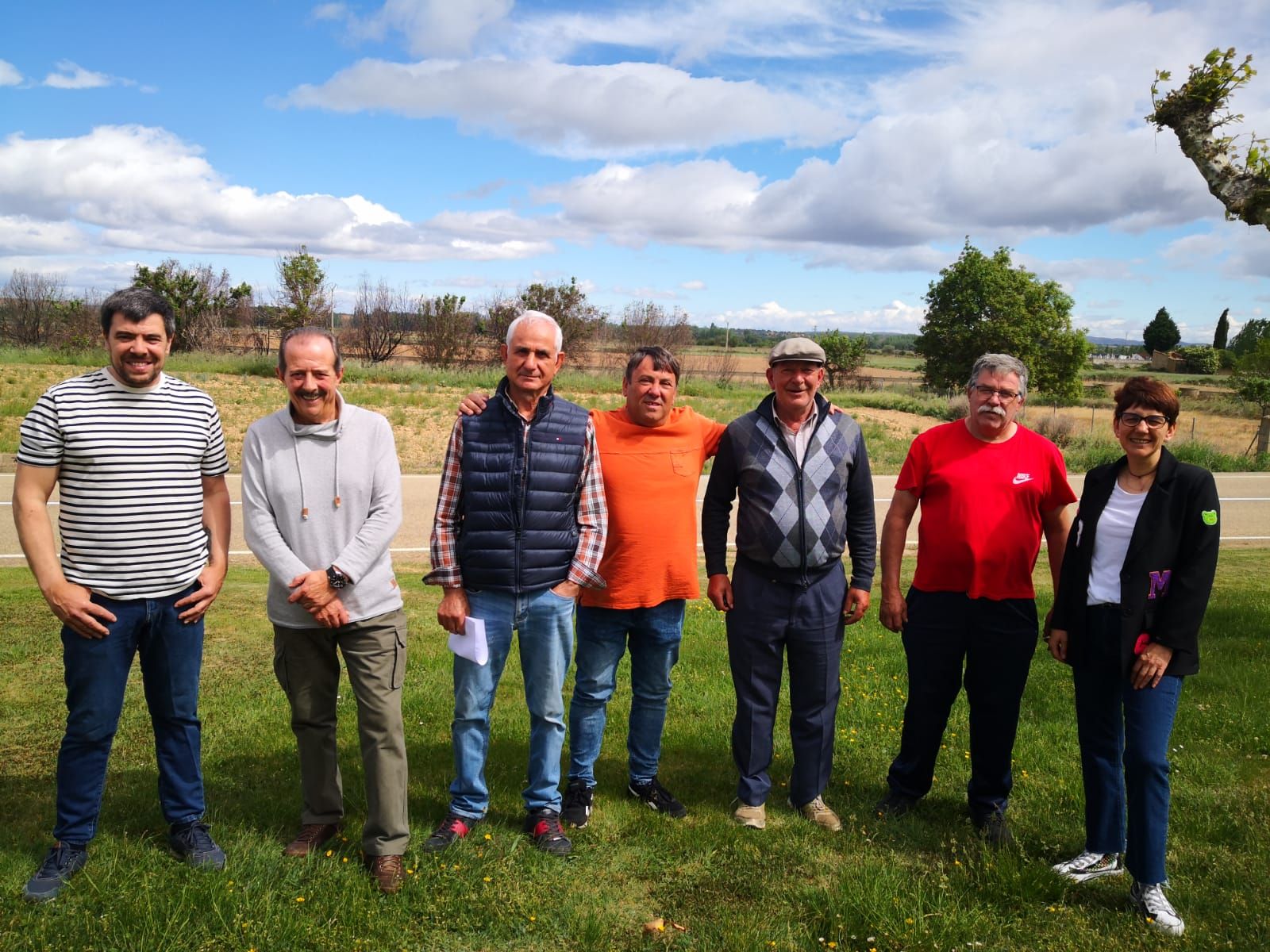Ángel Villar, en el centro de la imagen, con la Candidatura del PSOE al Ayuntamiento de Melgar y Pumarejo de Tera