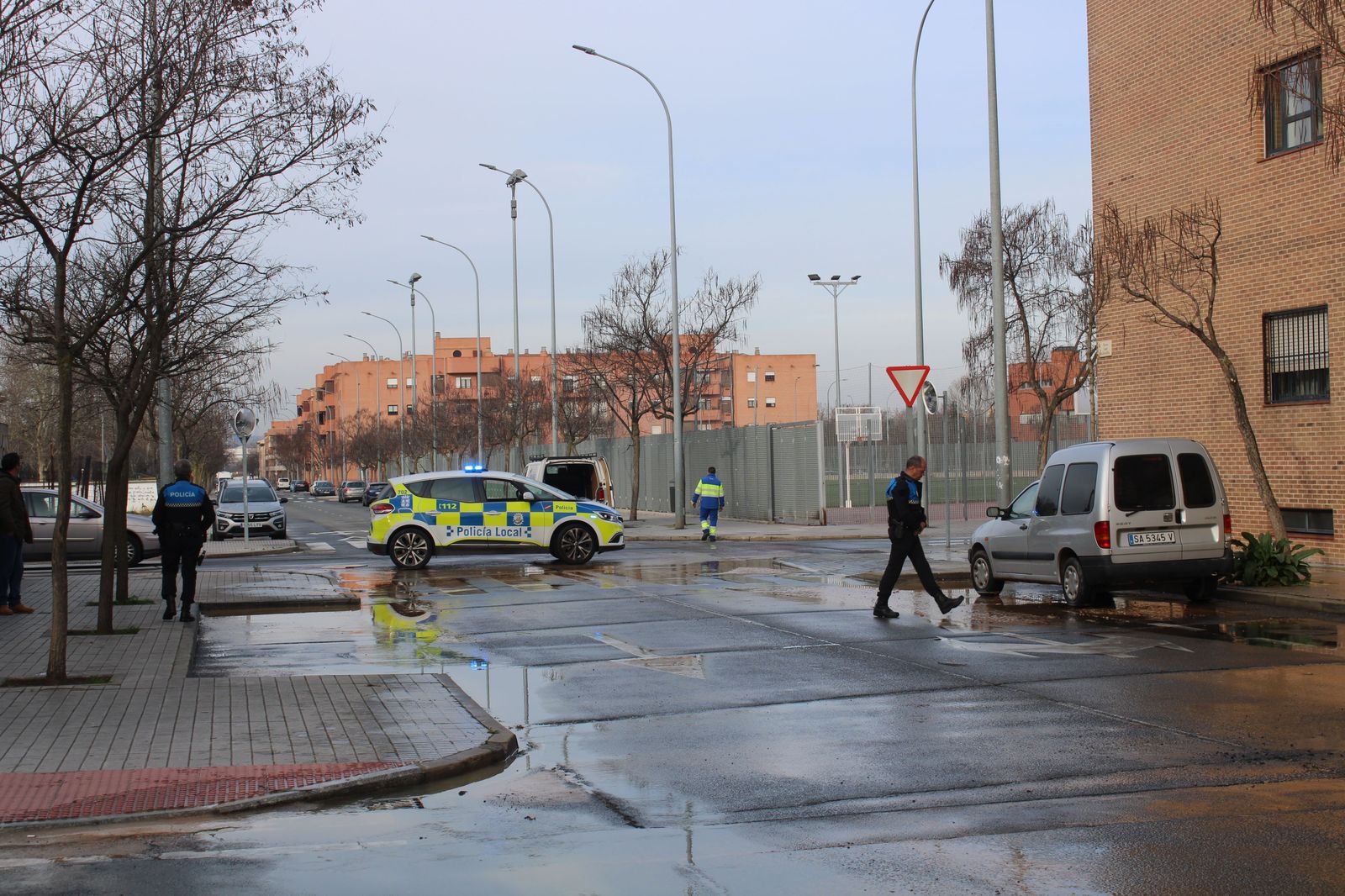 reventon-de-agua-en-el-paseo-cesar-real-de-la-riva-fotos-s24h-5