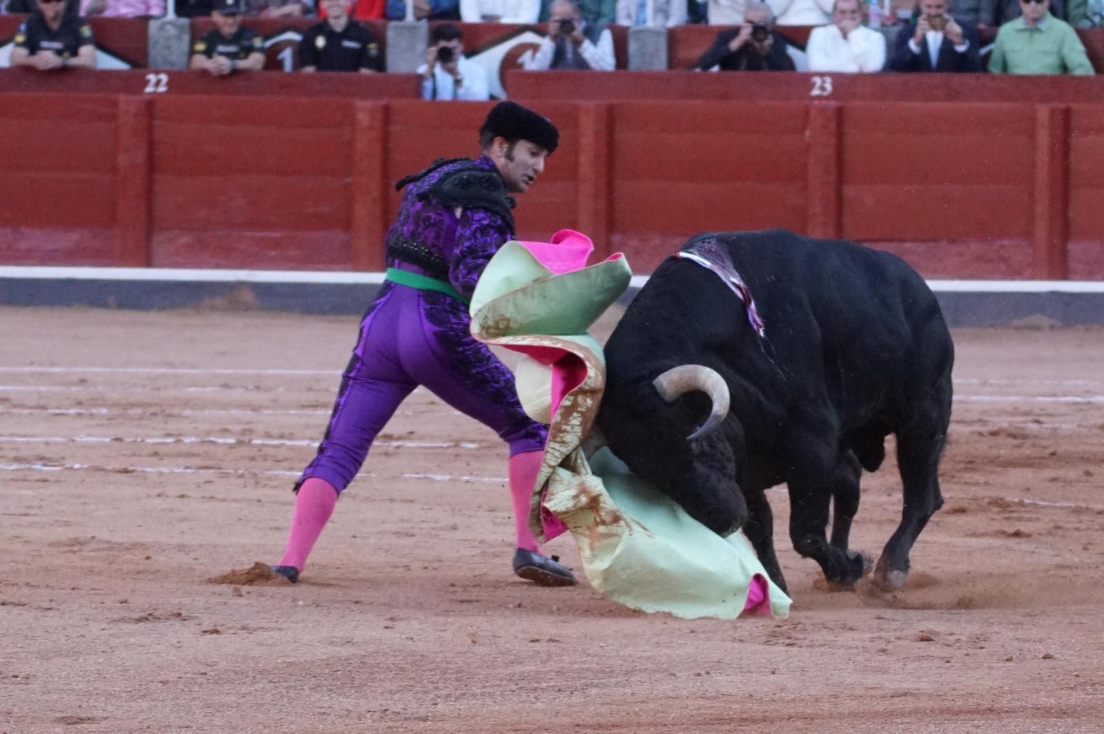 La corrida concurso para despedir la feria con Morante, Talavante y Borja Jiménez: imágenes de los mejores momentos en La Glorieta