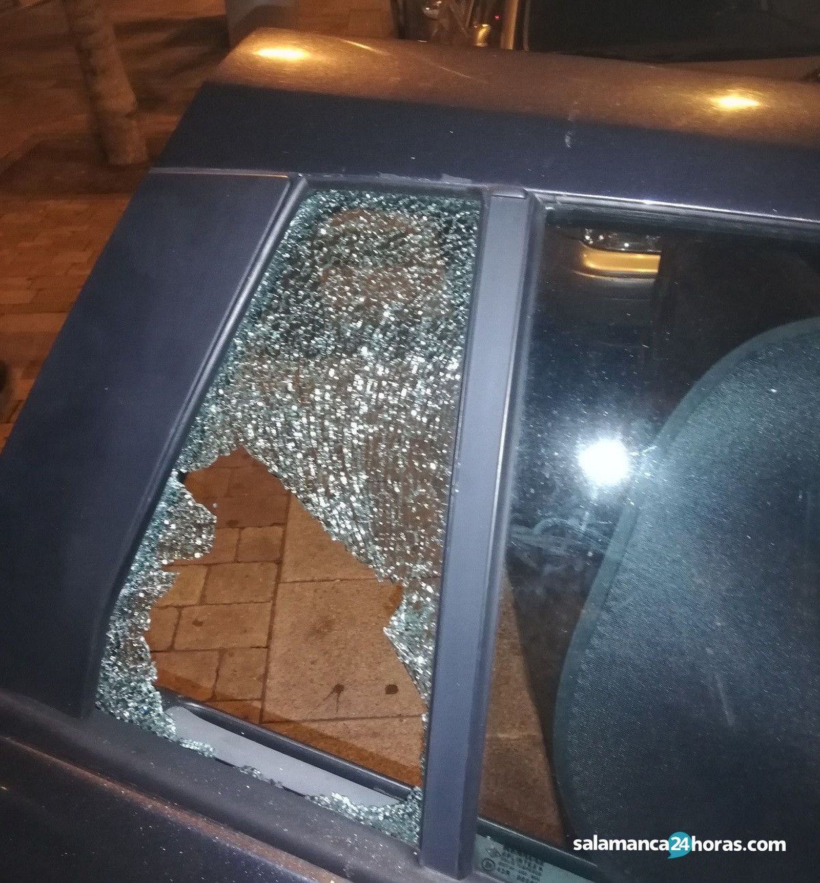 Coche ventanillas rotas avenida de Portugal (3 2 2020) (1)