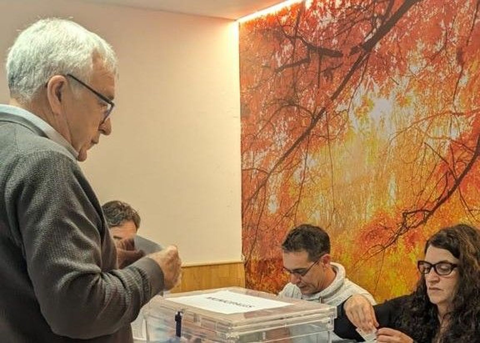 José Fernández Blanco ejerce el derecho al voto