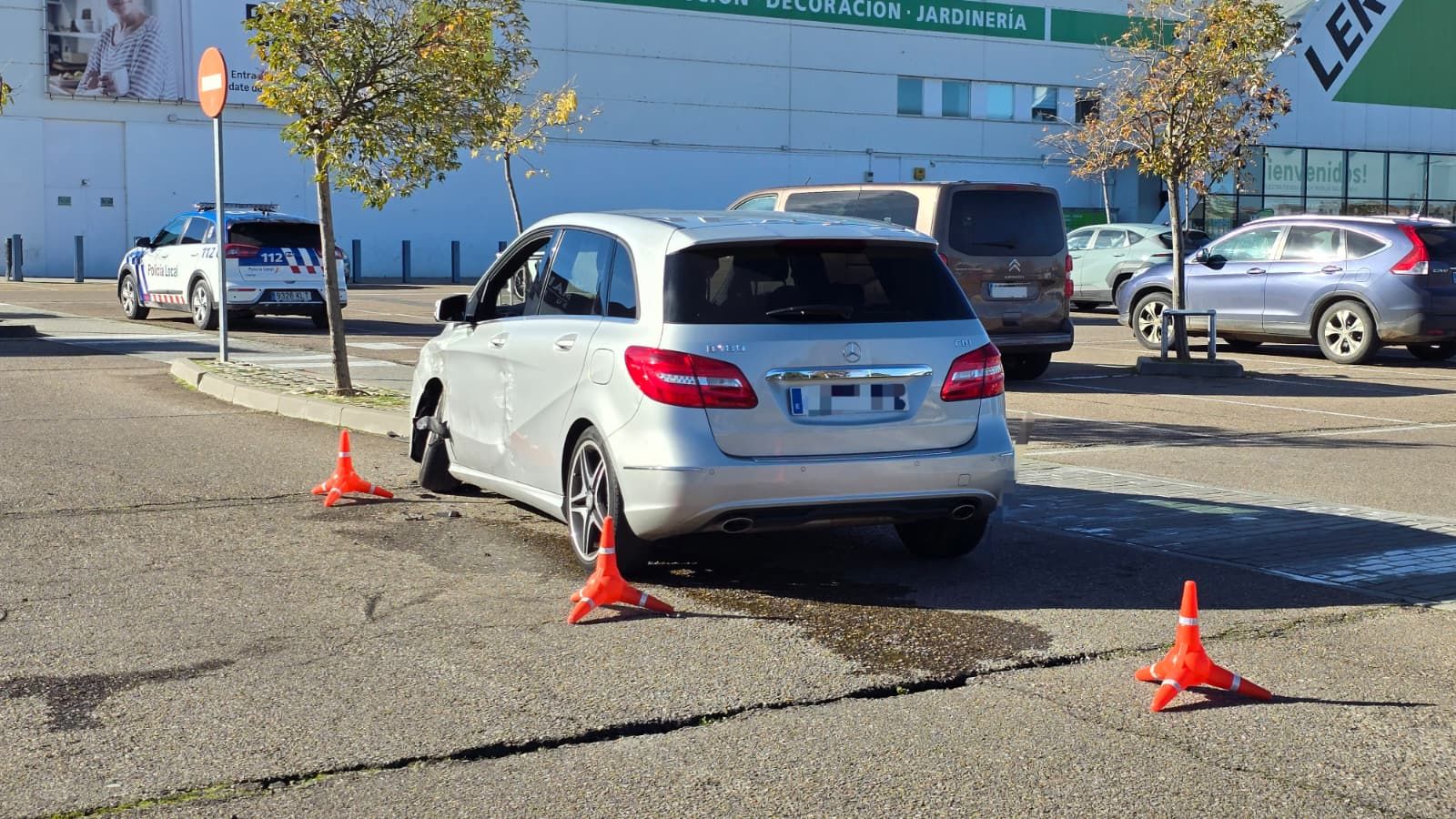 Colisión en el parking del Parque Comercial Capuchinos