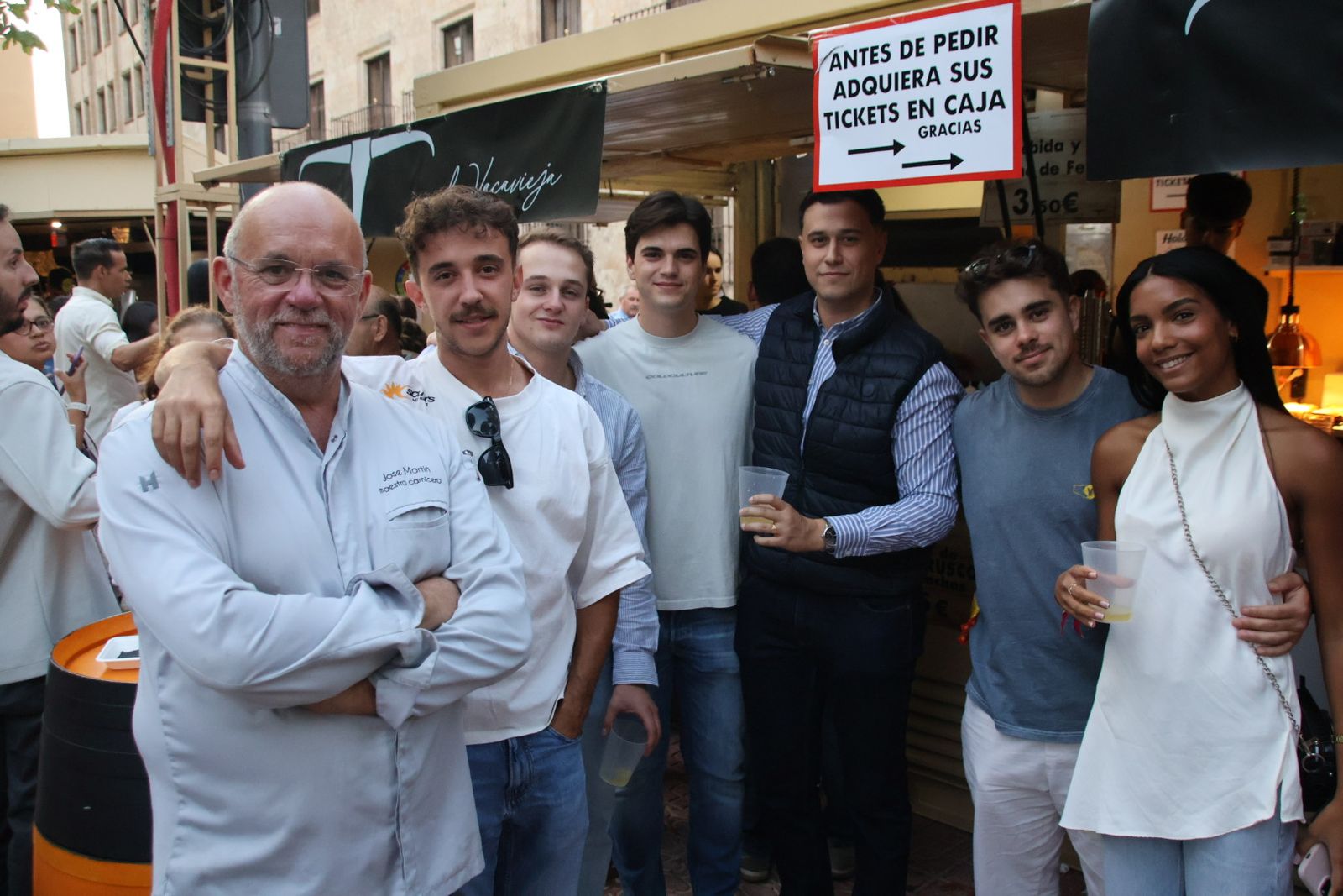 Ambiente de las casetas el  jueves por la tarde noche