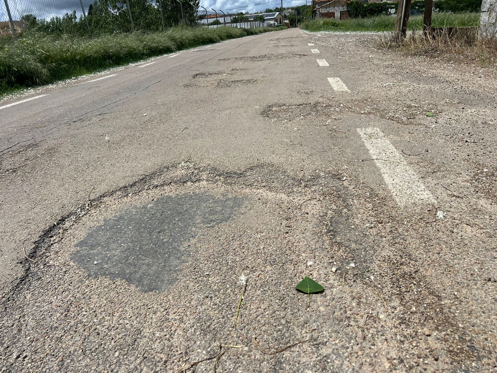 Camino en  la Aldehuela baches (1)