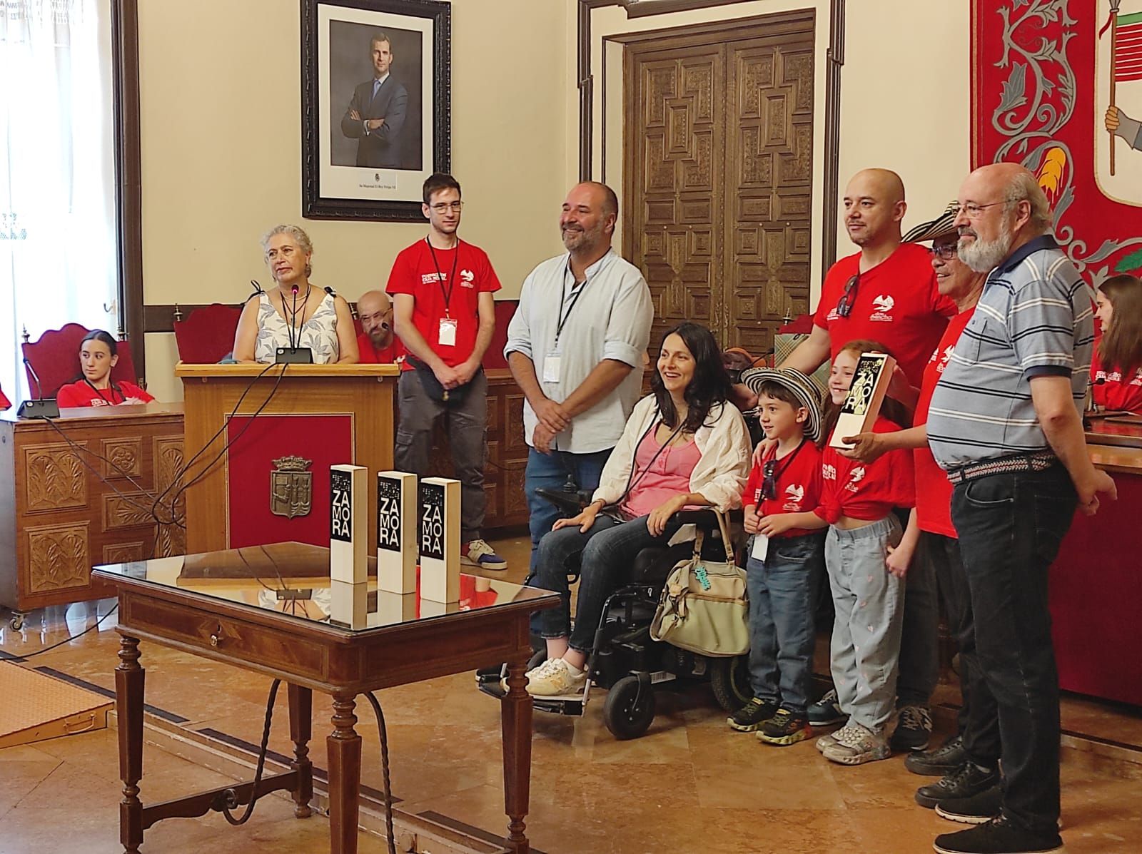 El Ayuntamiento de Zamora acoge a los componentes del XXI festival Internacional de folclore