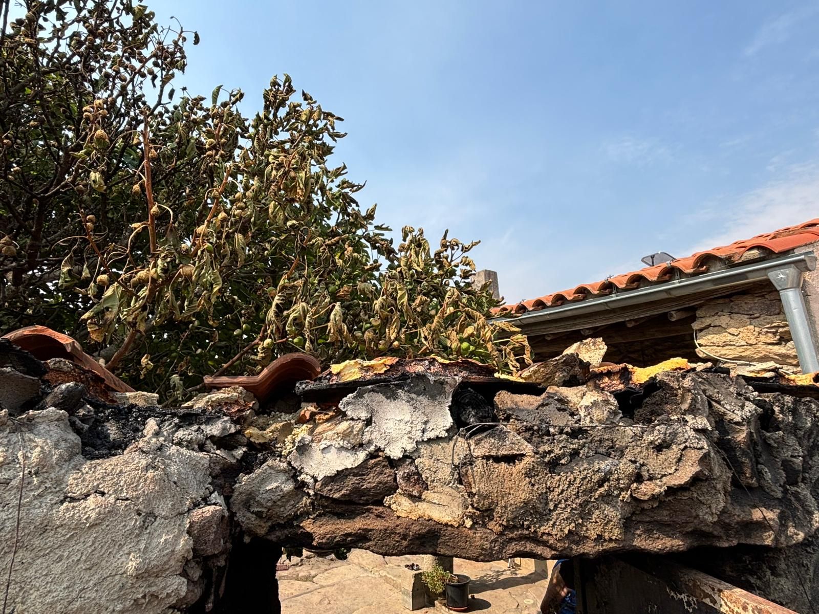 Casa quemada en Cerezal de Puertas por el incendio de Cipérez (6).jpeg