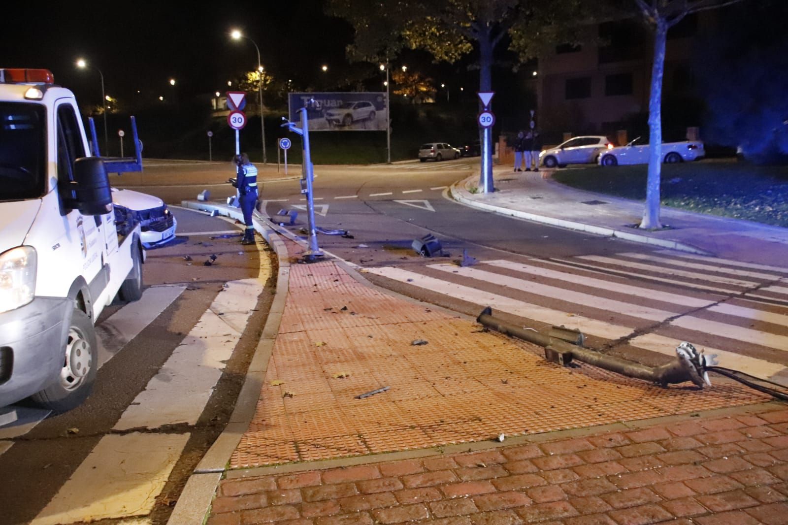 accidente-de-taxi-en-glorieta-beatriz-de-suabia-fotos-andrea-m-6