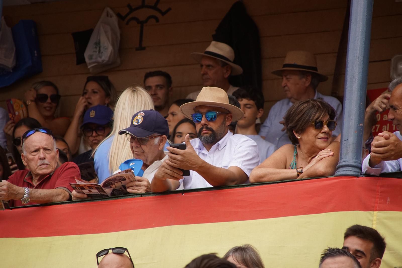 Gran ambiente en La Glorieta para la tarde de toros de Morante de la Puebla, Ismael Martín y Marco Pérez