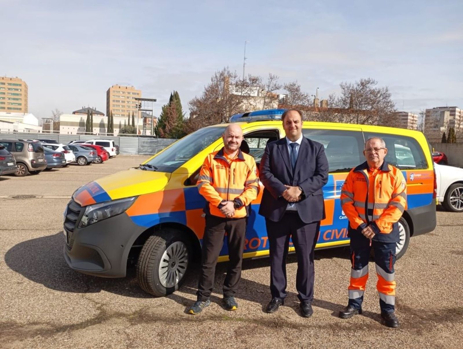 Entrega de un nuevo coche para Proteccion Civil Guijuelo Entrega de un nuevo coche para Proteccion Civil Guijuelo