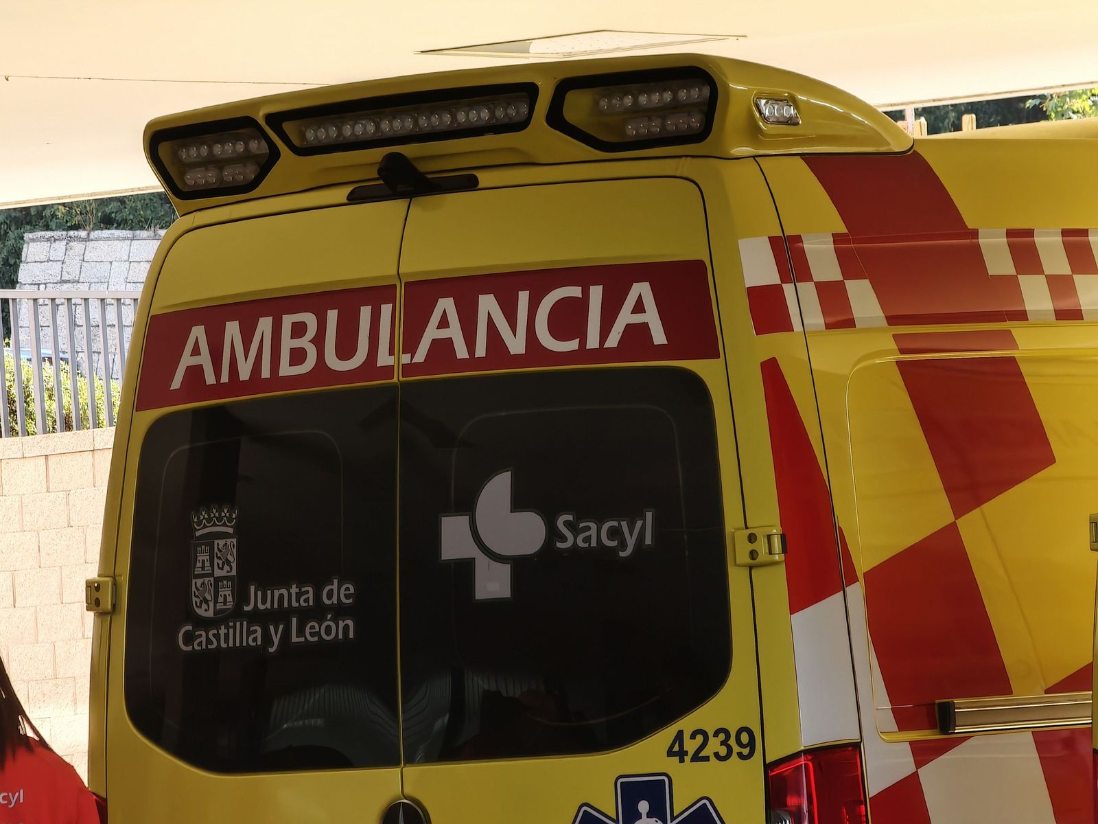 Ambulancia y ambulancias en el hospital de Salamanca. CAUSA. S24H.
