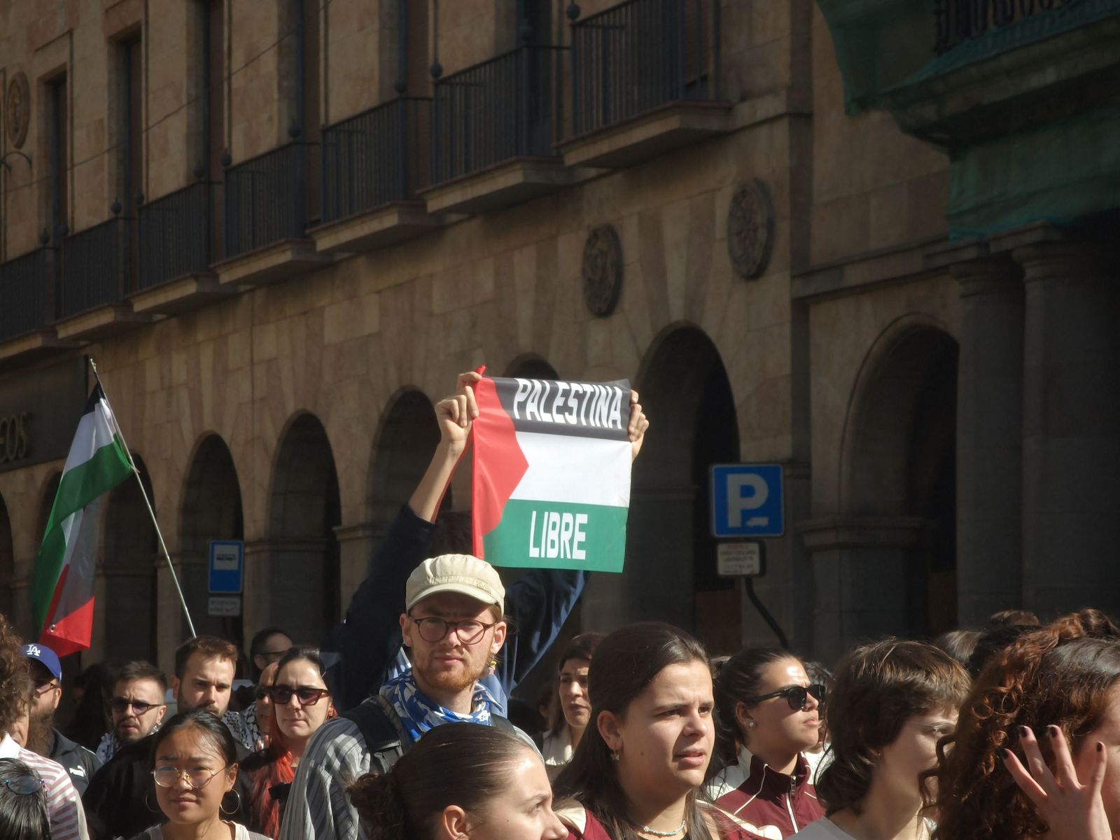 Los estudiantes de Salamanca recorren Salamanca alzando la voz por Palestina