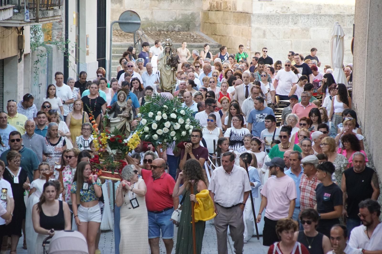 Procesión de la Virgen del Carmen por el río Tormes en Alba (1).jpeg