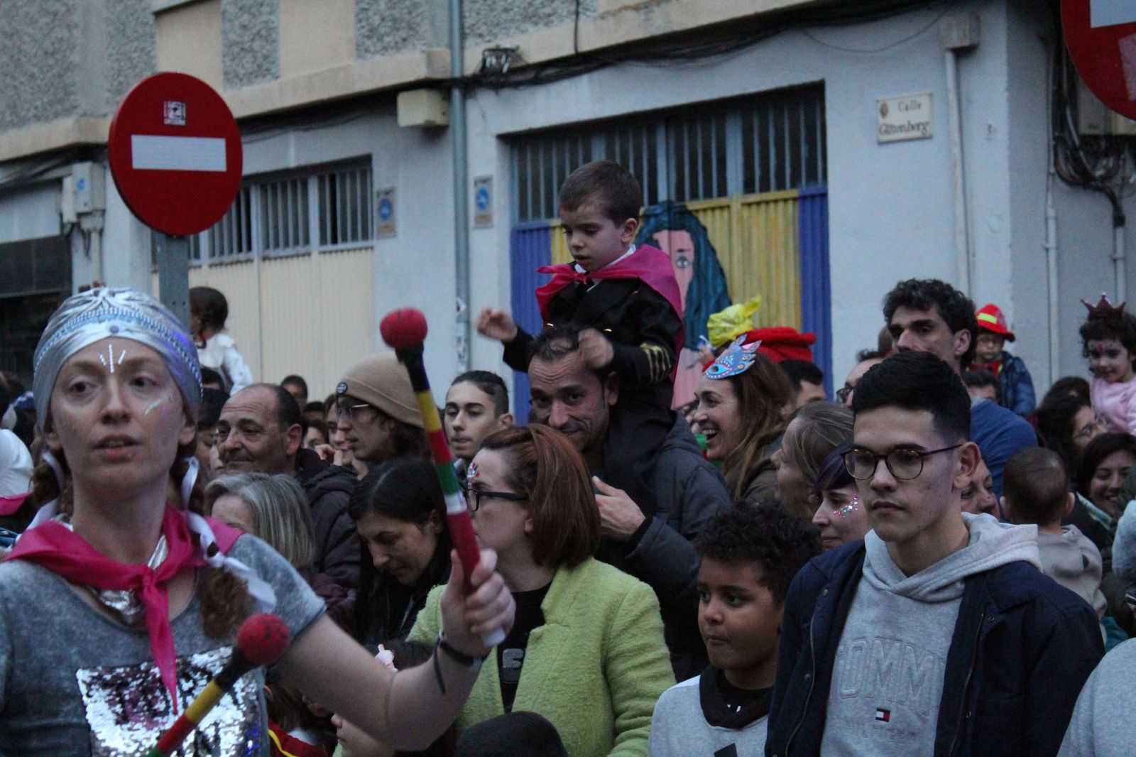 desfile-de-disfraces-de-carnaval-del-barrio-del-oeste-16