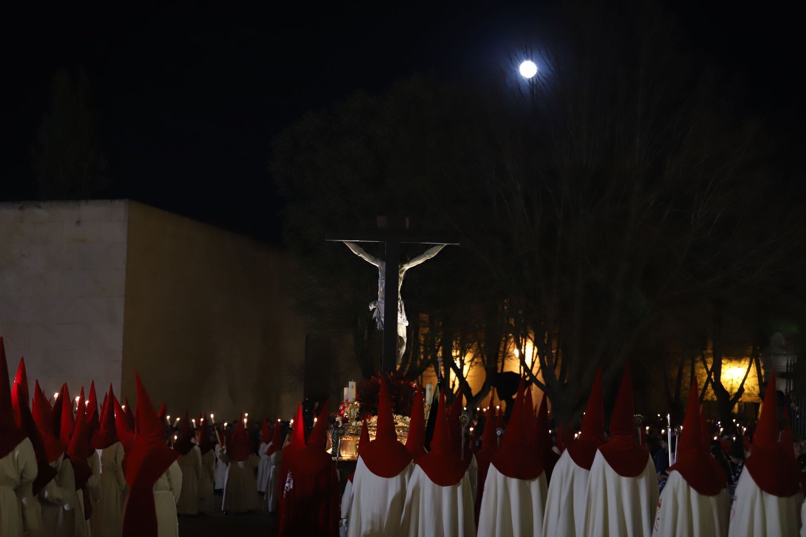 GALERÍA | Revive en imágenes la procesión del Silencio