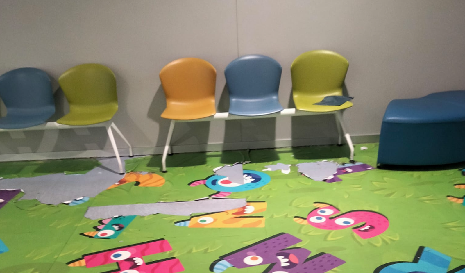 Quejas por el suelo de urgencias pediátricas del hospital de Salamanca