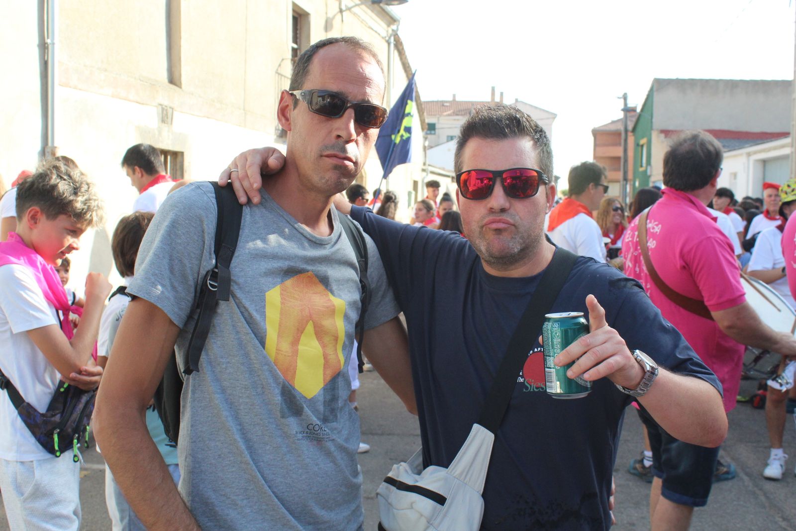 Castellanos de Moriscos. Paseo de peñas con la temática “Viva San Fermín”
