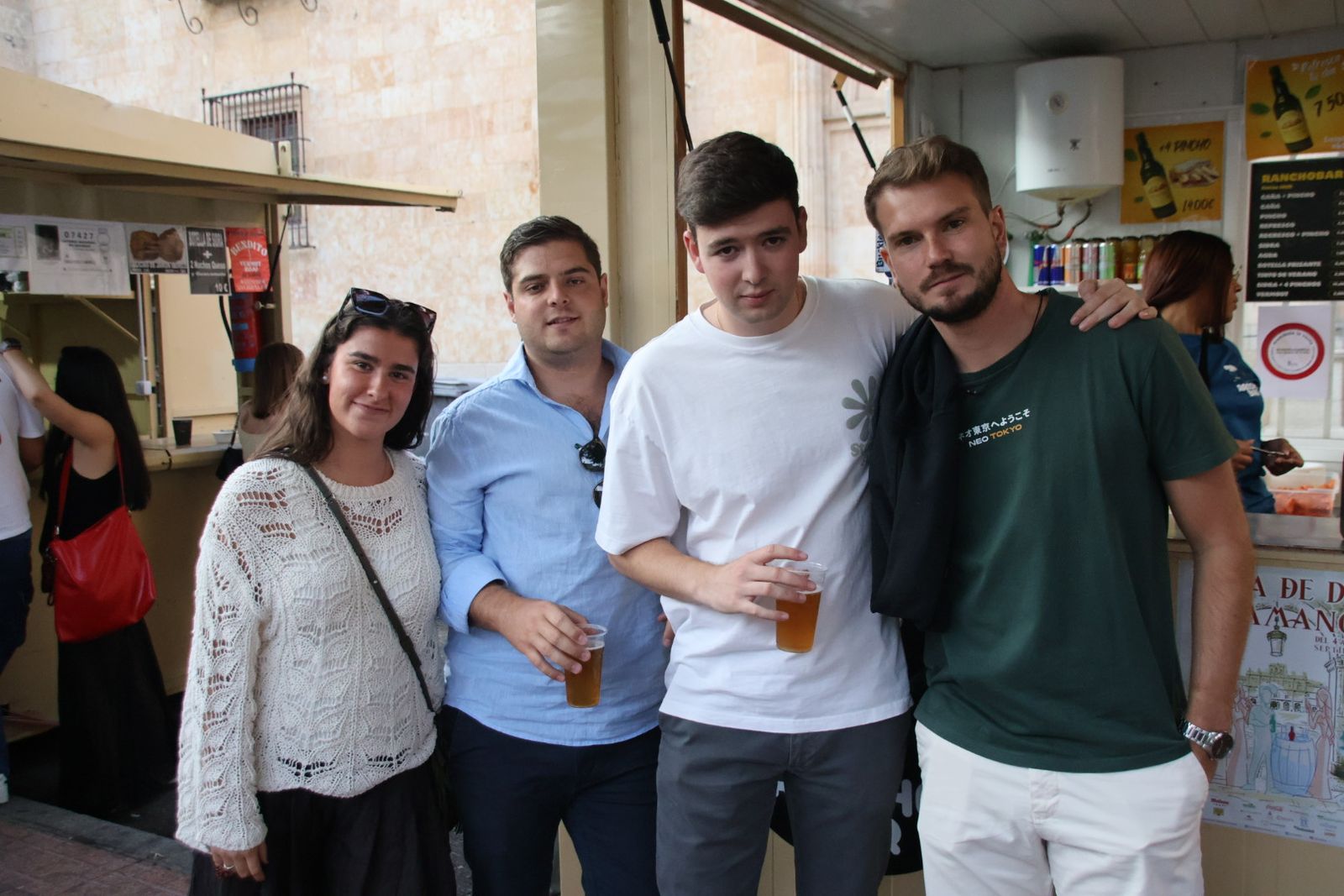Ambiente de las casetas el  jueves por la tarde noche