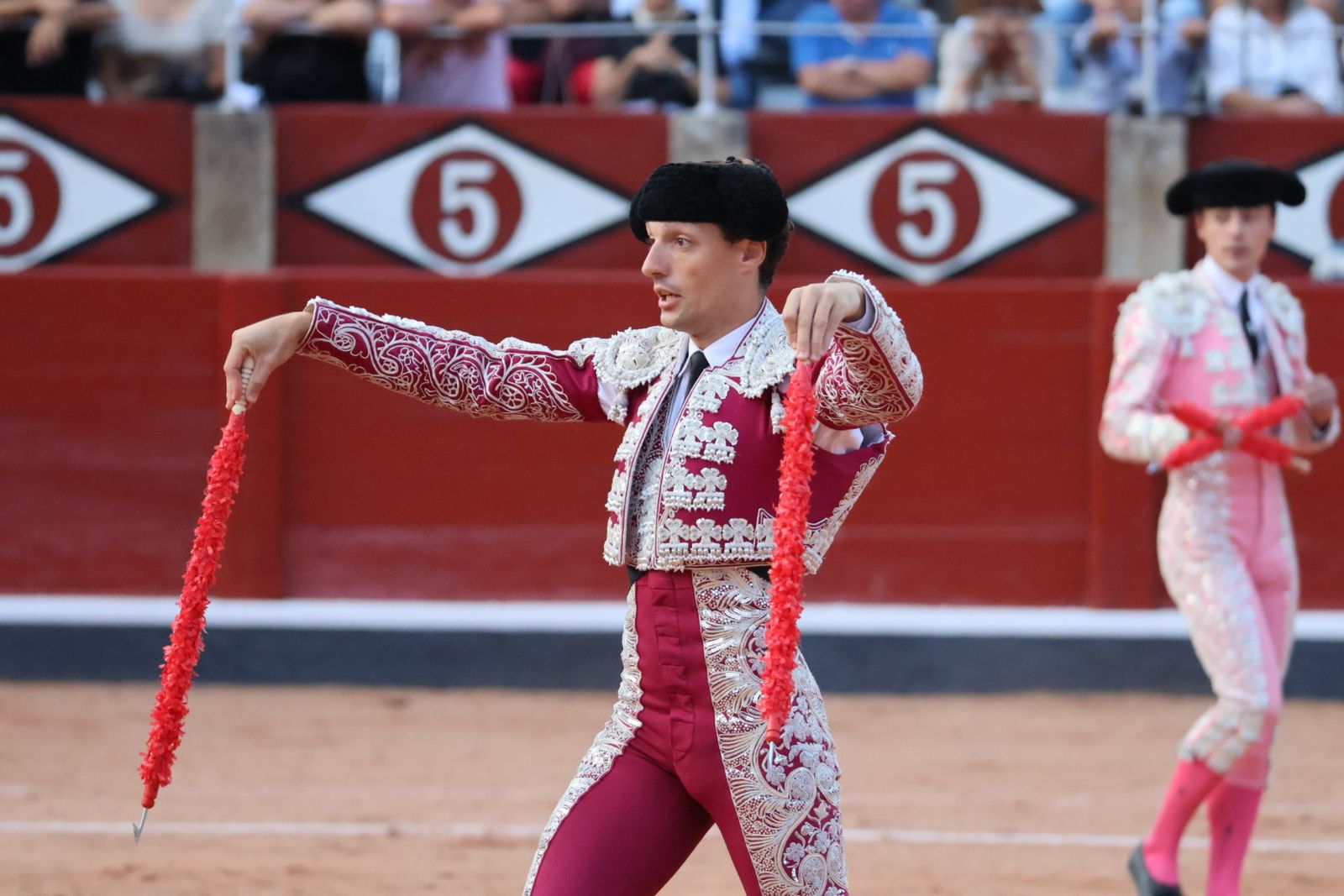 La Glorieta revive el aroma de la feria taurina con el primer festejo: Lea Vicens, Raquel Martín y Olga Casado
