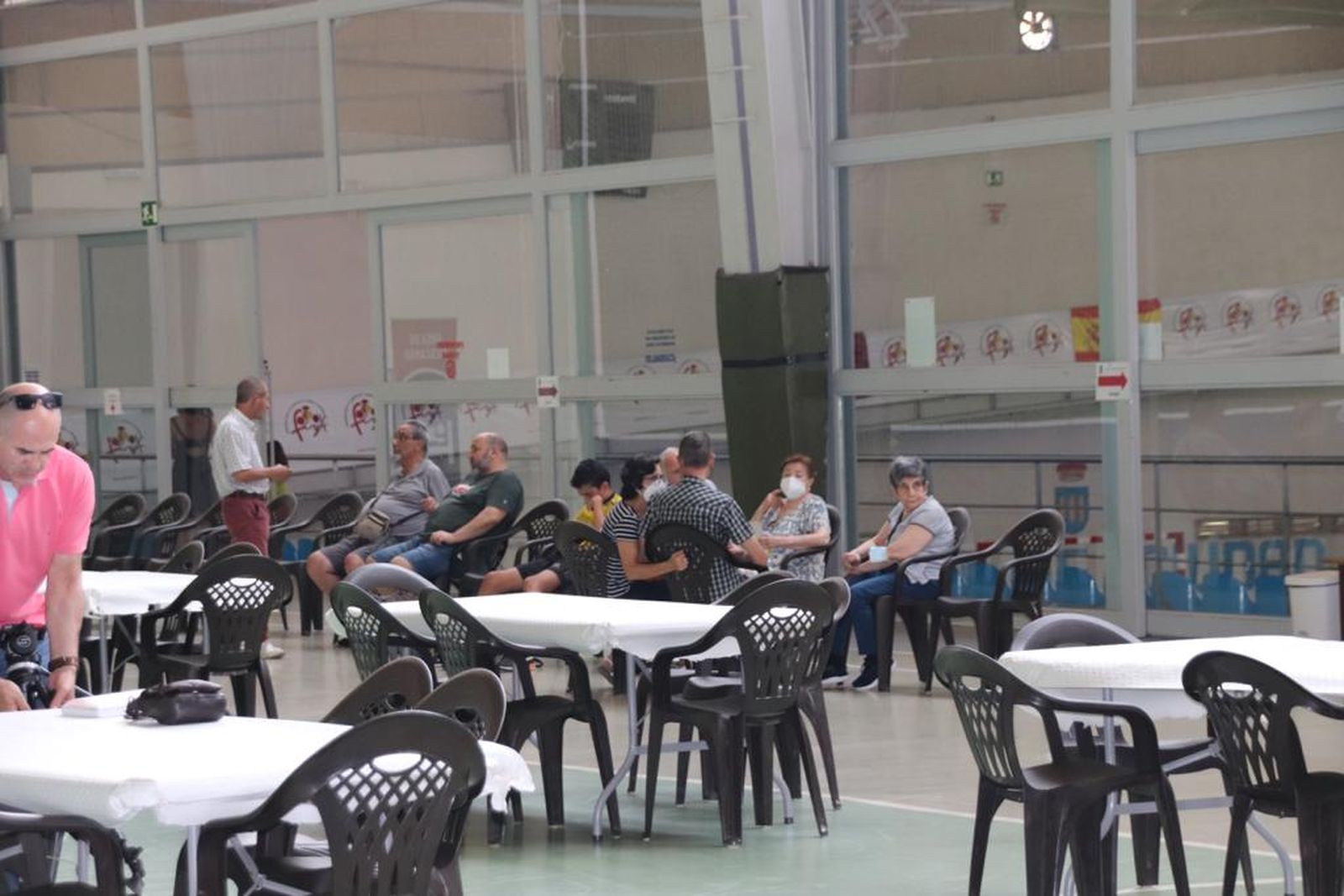 vecinos-de-monsagro-evacuados-en-el-pabellon-de-ciudad-rodrigo-foto-s24h-10