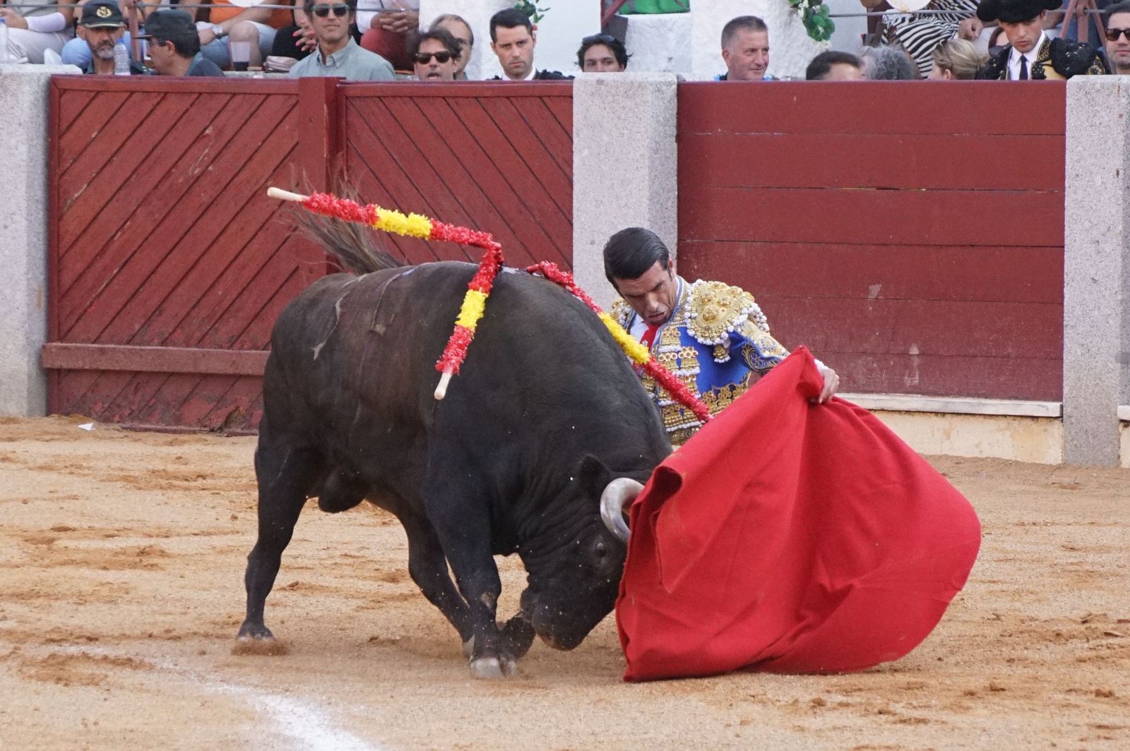 : Emilio de Justo y Diosleguarde cierran en hombros una feria de Guijuelo marcada por las despedidas de El Capea y Javier Castaño