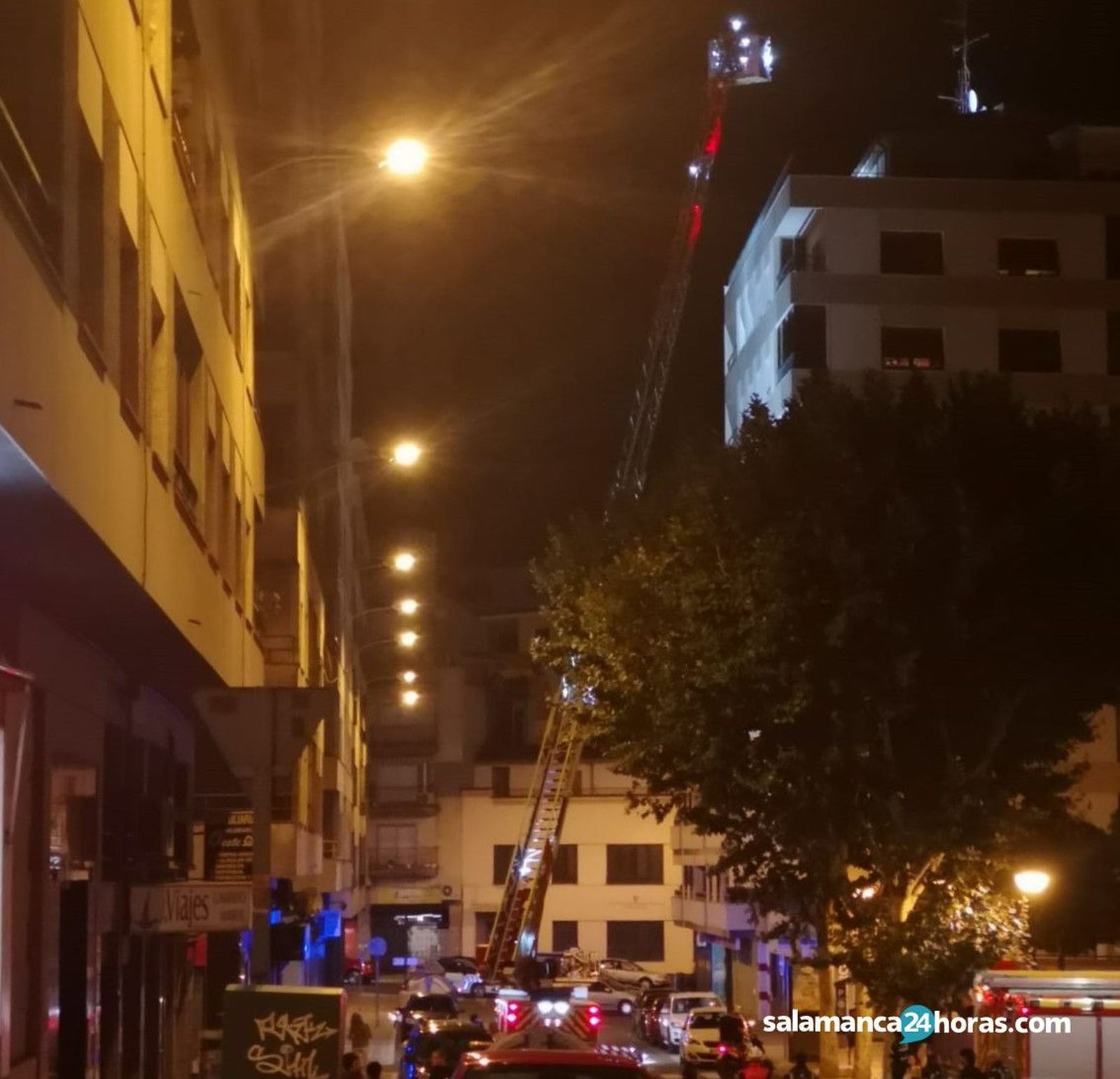 Bomberos en calle muñoz torrero