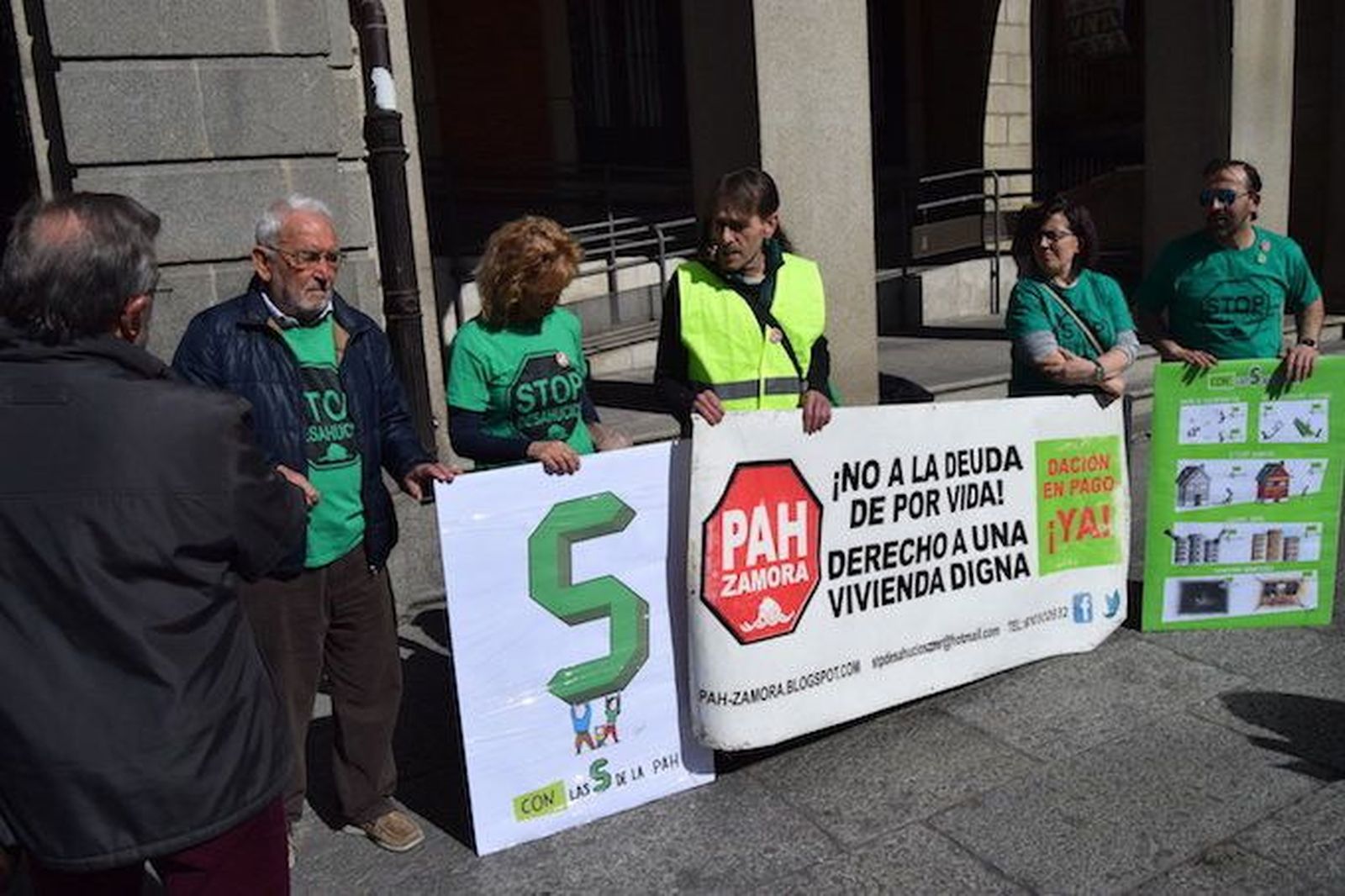 La PAH presenta a los grupos del Ayuntamiento sus cinco demandas fundamentales