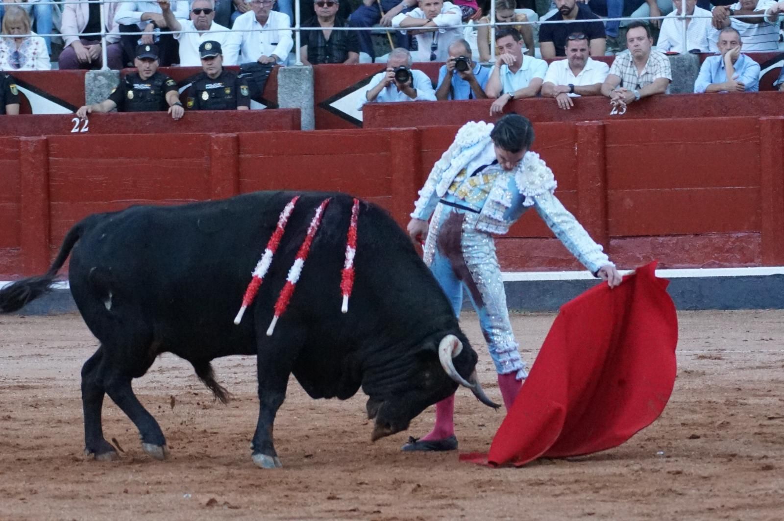 Emilio de Justo, Juan Ortega y Roca Rey inauguran el cartel de figuras en la feria de Salamanca: la corrida de Garcigrande en imágenes