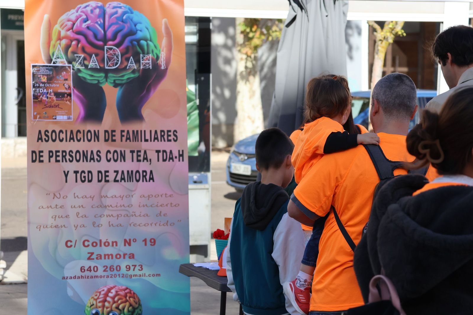 GALERÍA | El centro de Zamora se tiñe de naranja para visibilizar el TDAH