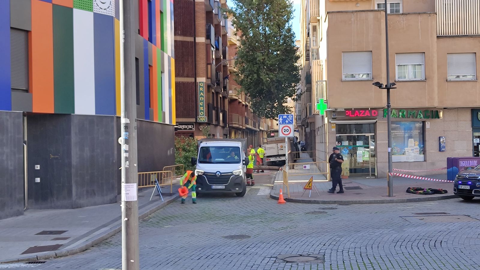 asi-ha-quedado-la-plaza-del-oeste-tras-la-deforestacion-de-arboles-2